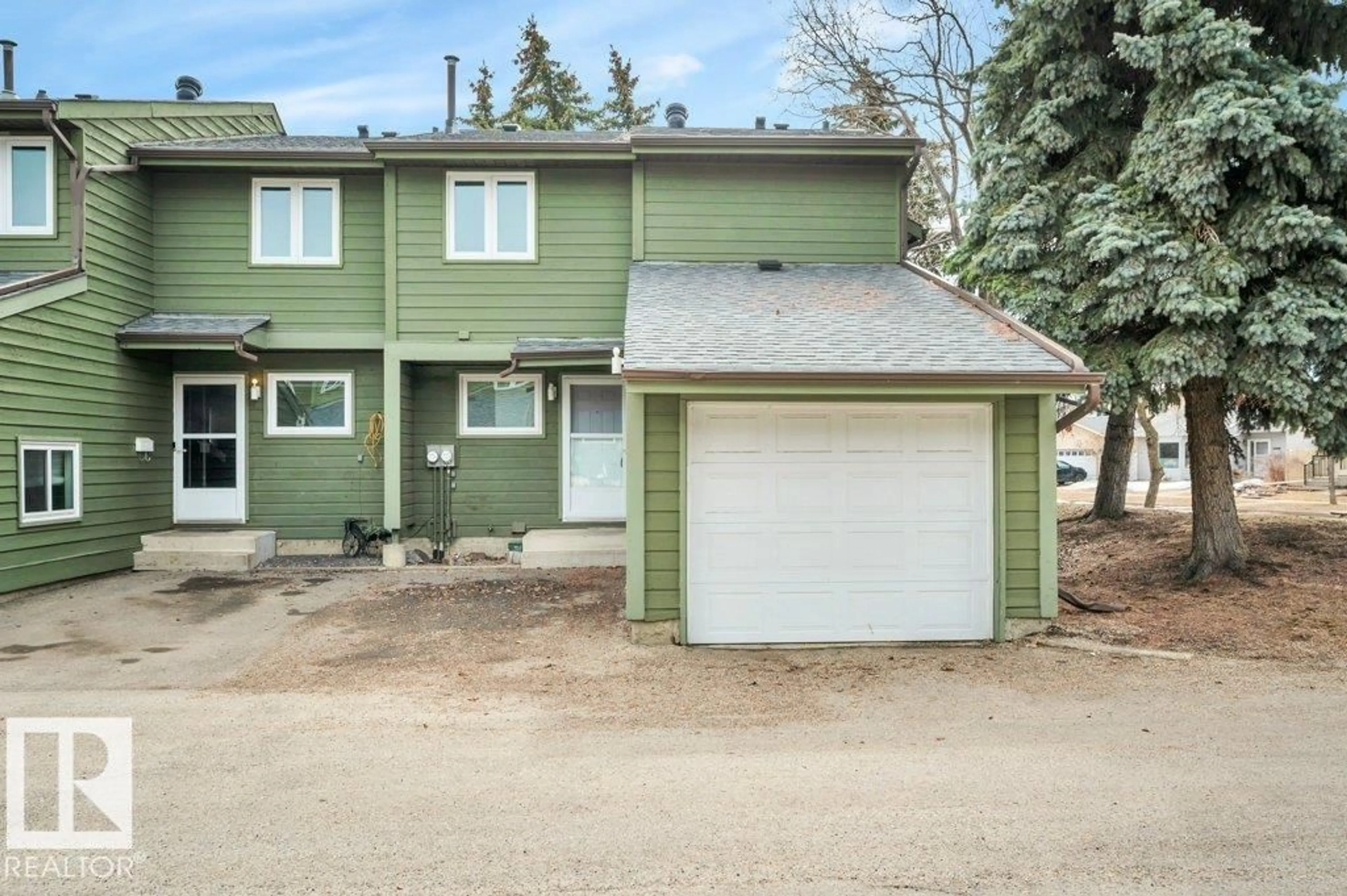 Home with vinyl exterior material, street for NW - 16941 95 ST, Edmonton Alberta T5Z1Z3