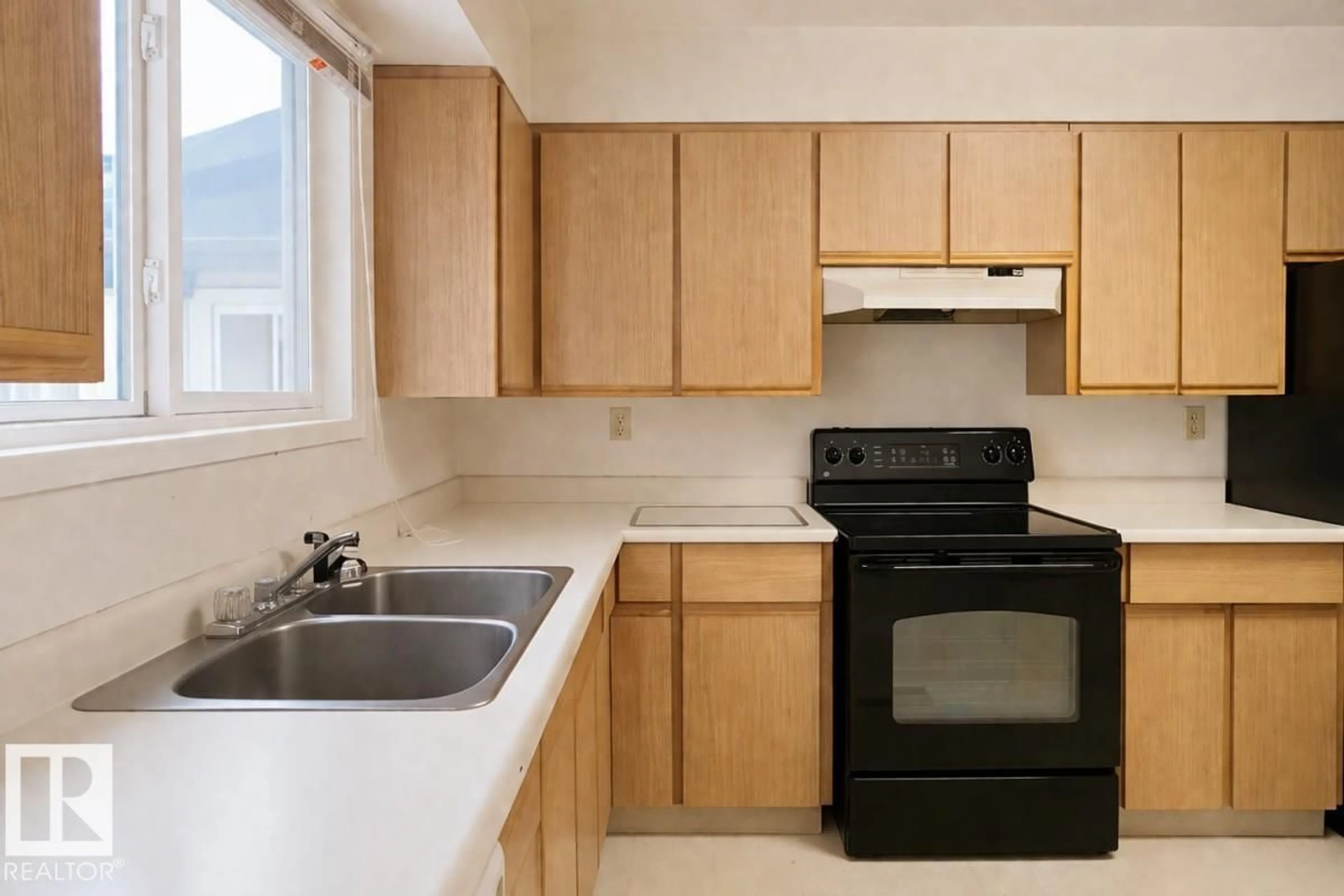 Standard kitchen, unknown for #4 - 7604 29 AV, Edmonton Alberta T6K3Z2