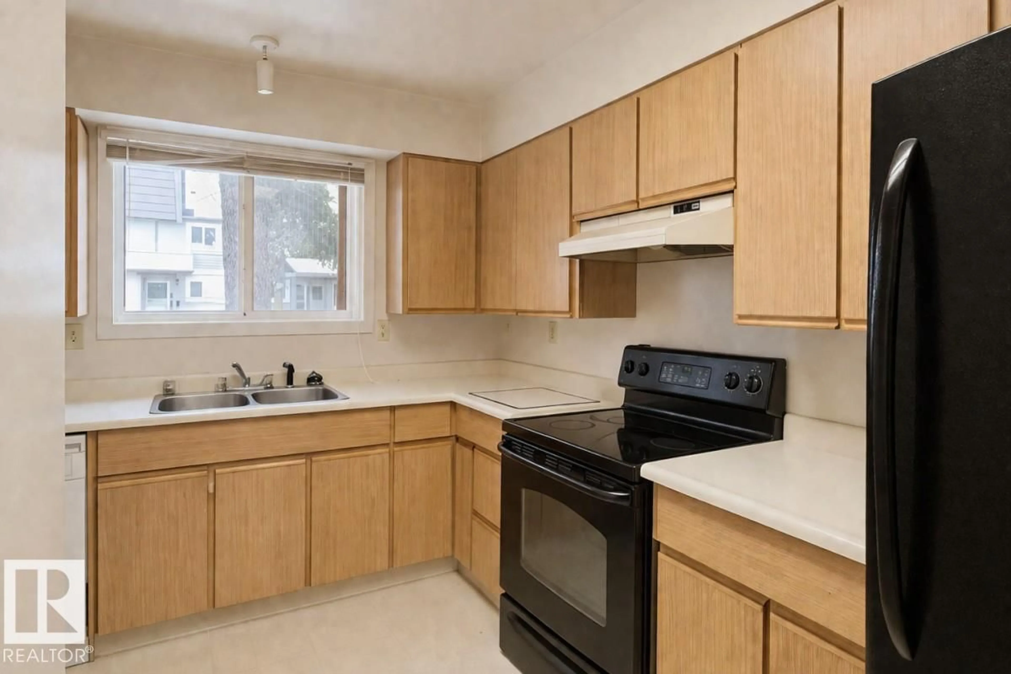 Standard kitchen, unknown for #4 - 7604 29 AV, Edmonton Alberta T6K3Z2