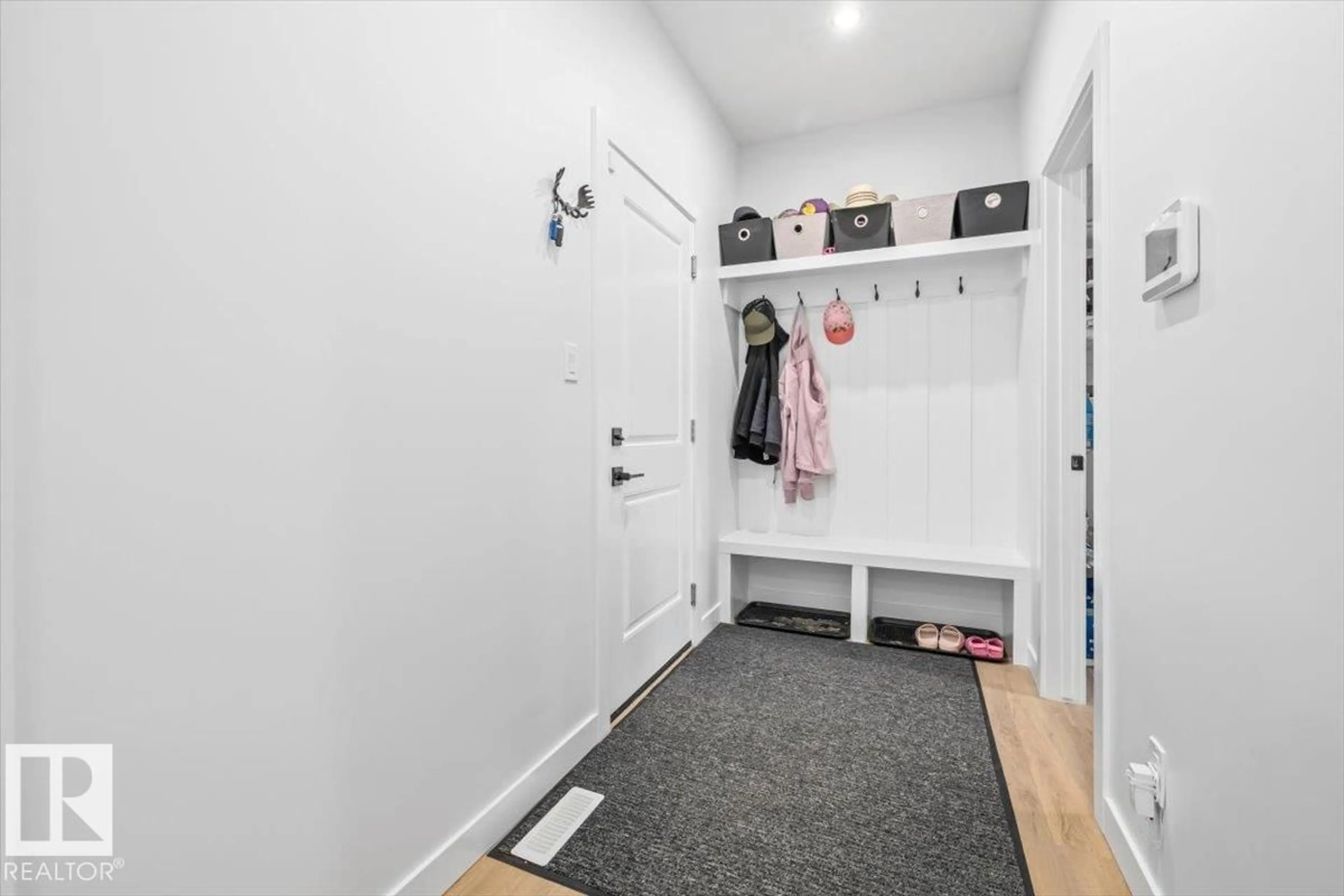 Indoor entryway for 26 FICUS WY, Fort Saskatchewan Alberta T8L0Z6