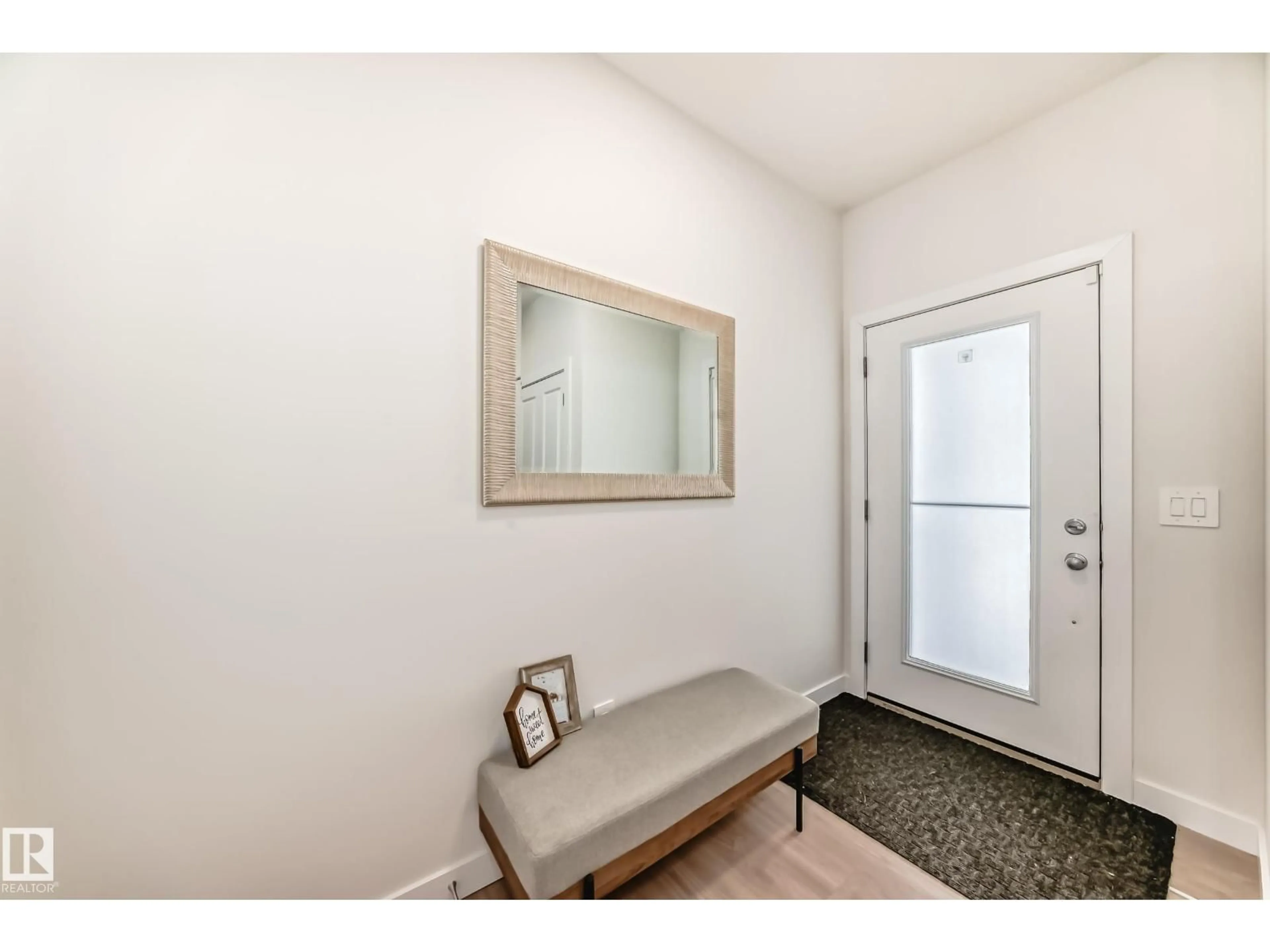 Indoor entryway for 22524 99 AV, Edmonton Alberta T5T7R7