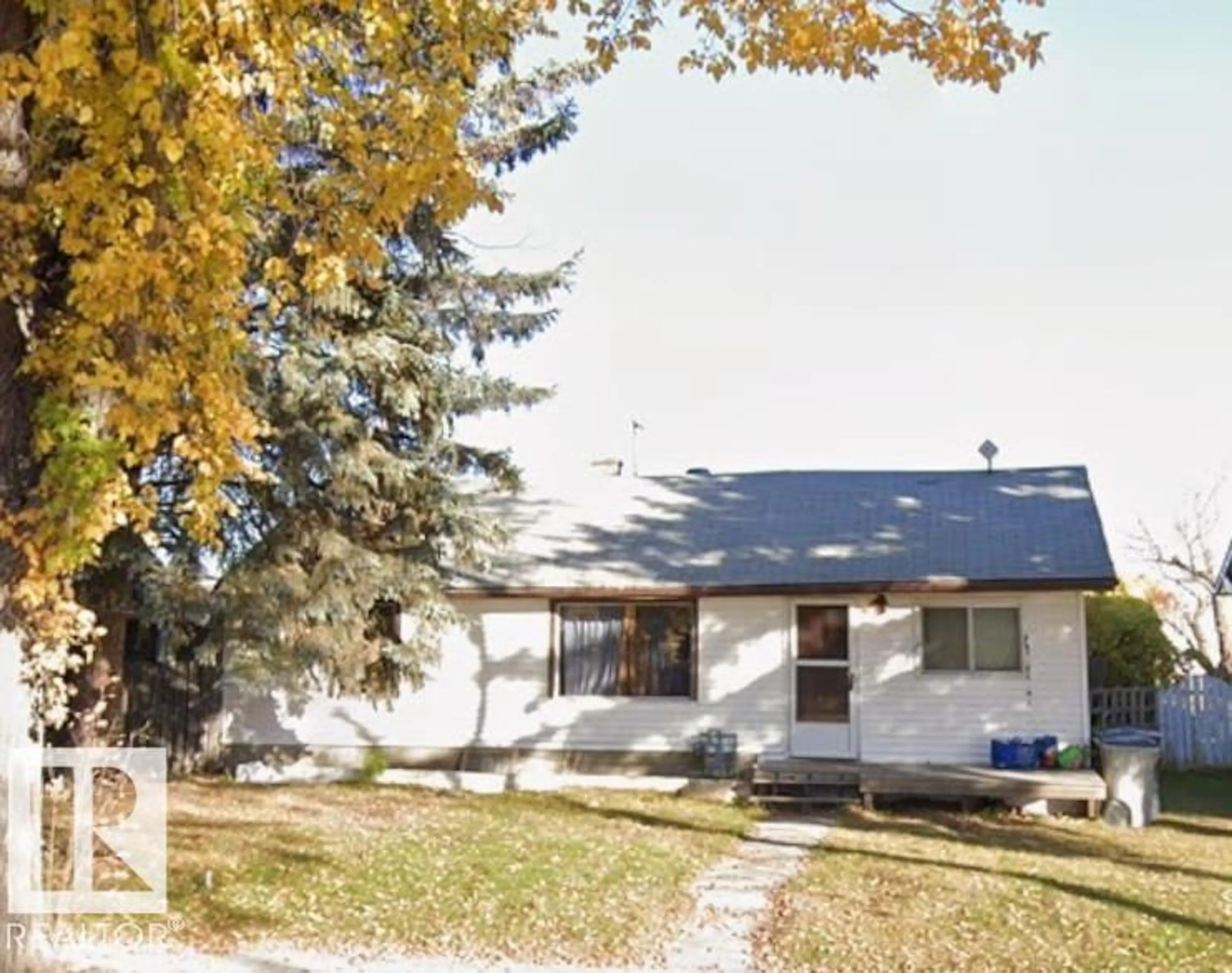 Home with vinyl exterior material, street for 4908 53 AV, Redwater Alberta T0A2W0