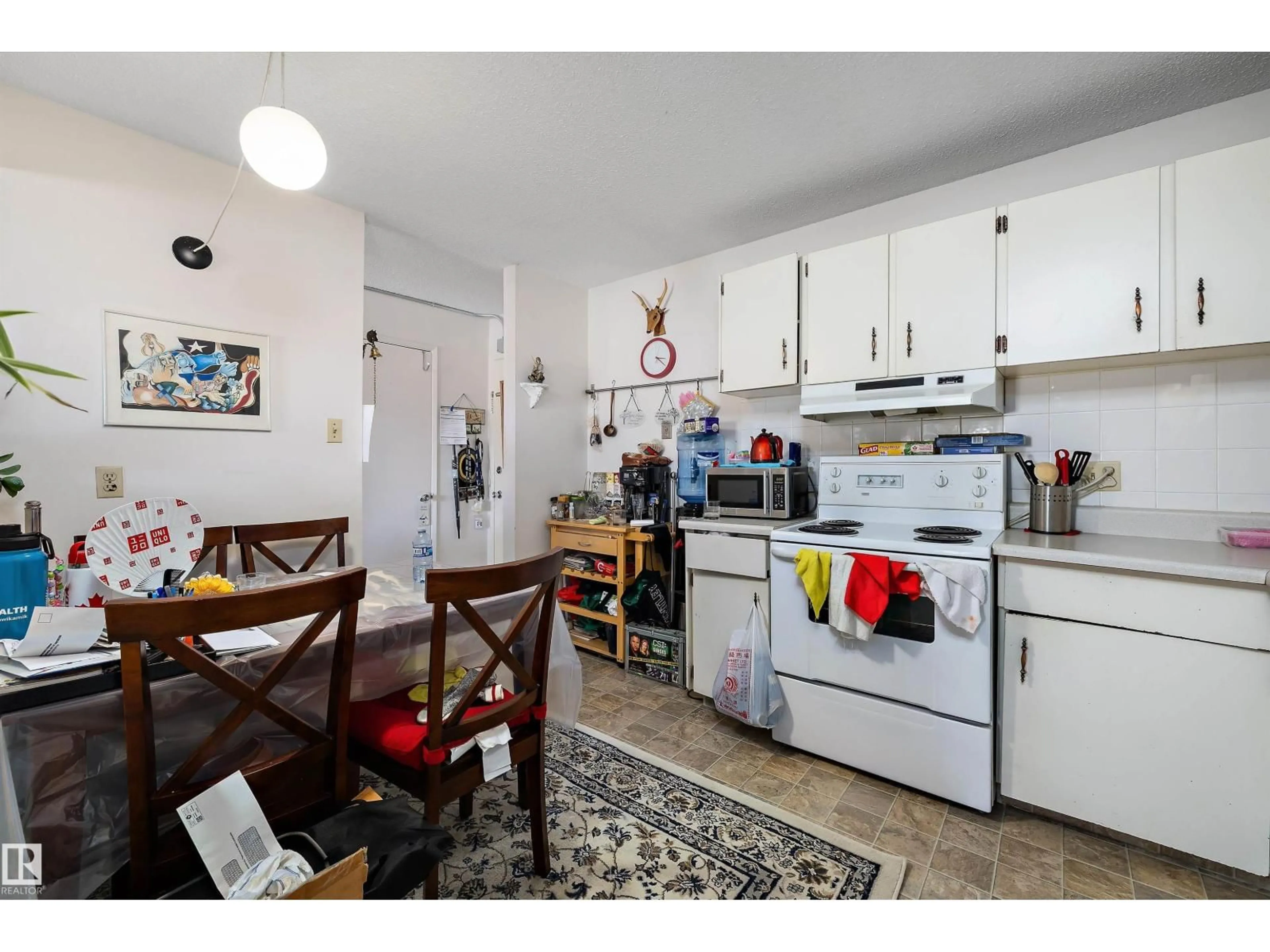 Standard kitchen, unknown for 8604 - 320 GATEWAY BV, Edmonton Alberta T6E4B6