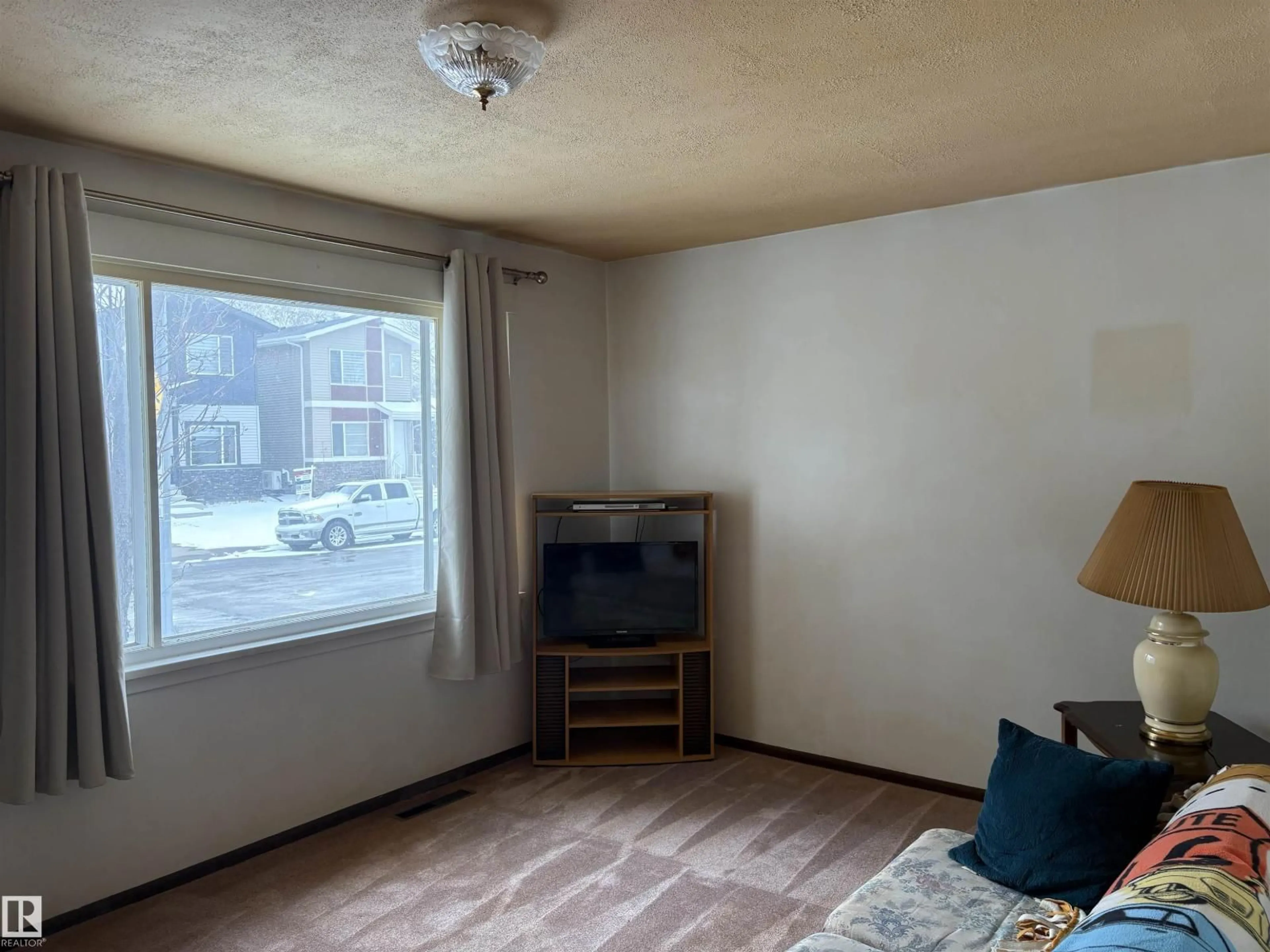 A pic of a room for NW - 10916 151 ST, Edmonton Alberta T5P1W1