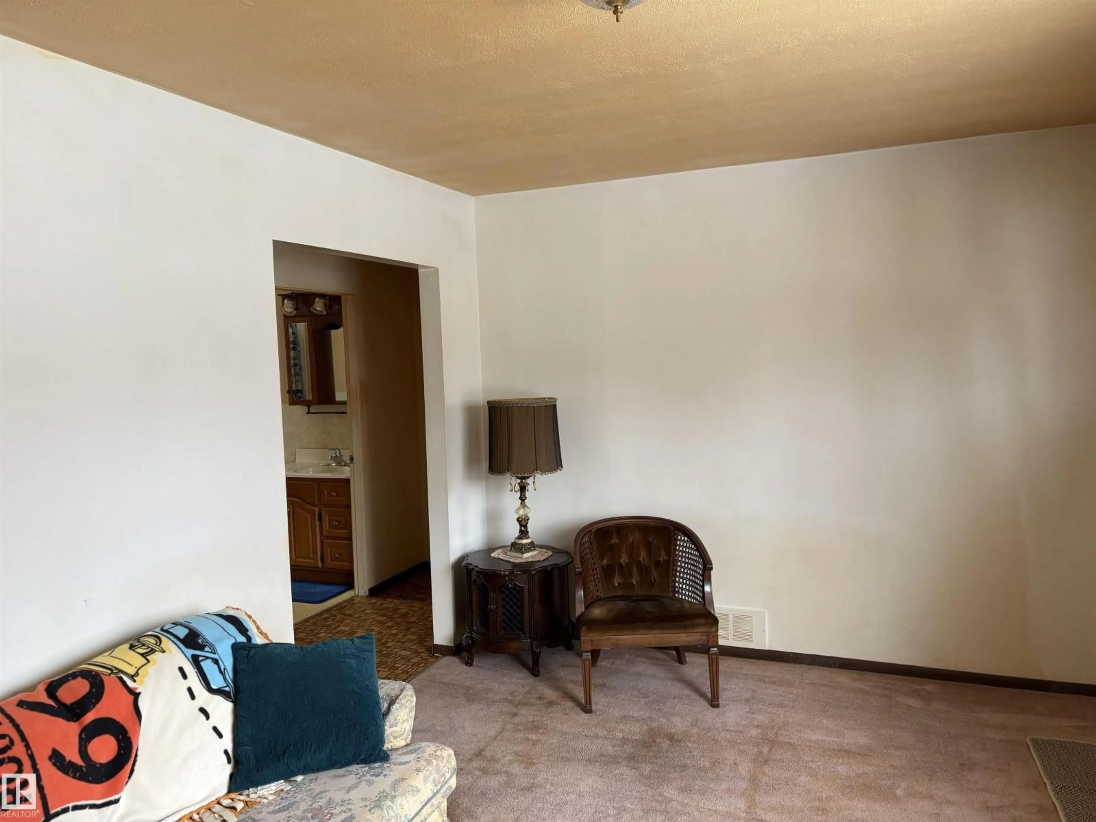 A pic of a room for NW - 10916 151 ST, Edmonton Alberta T5P1W1