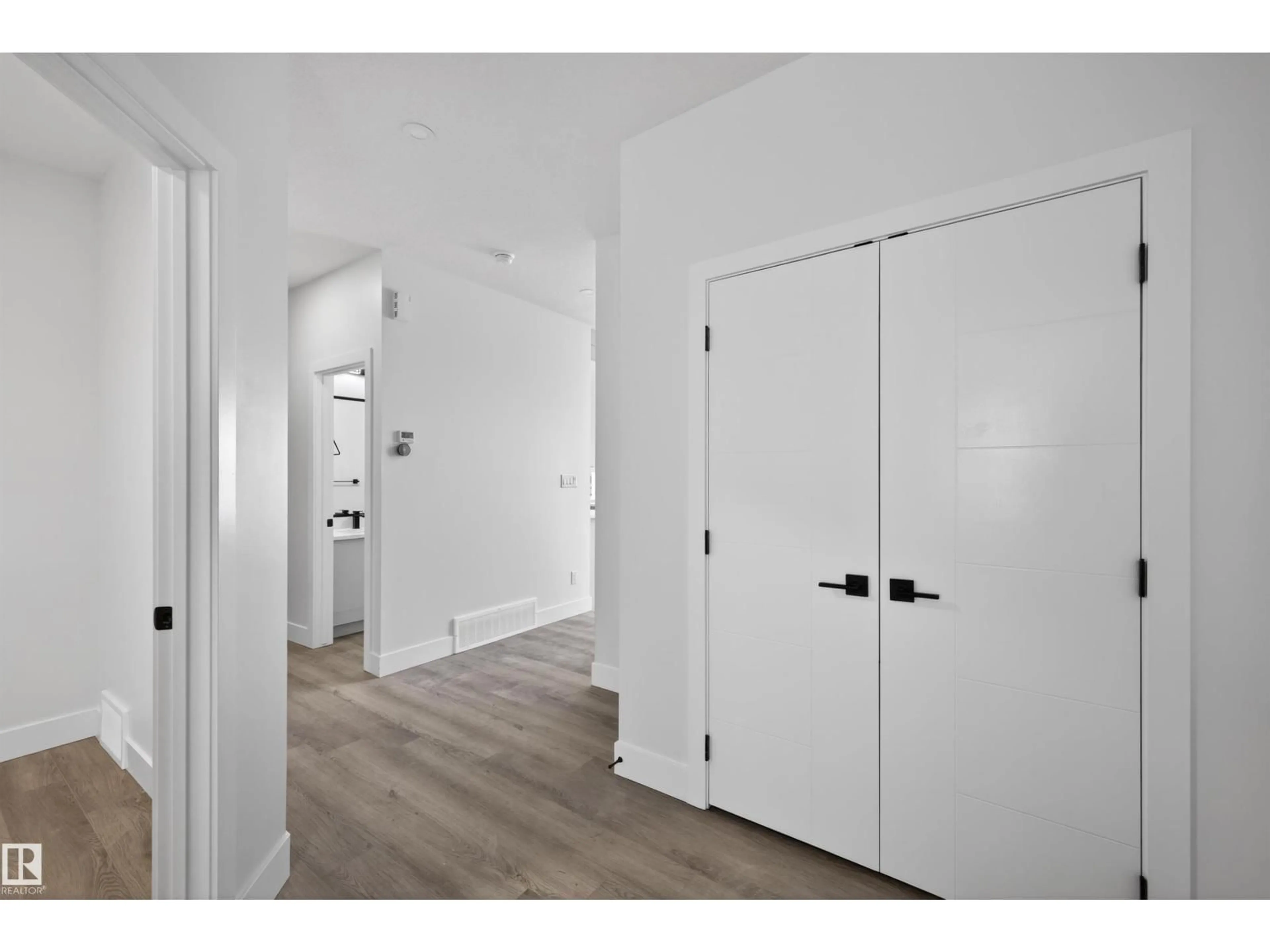 Indoor entryway for 190 ELLIOTT WD, Fort Saskatchewan Alberta T8L0E2