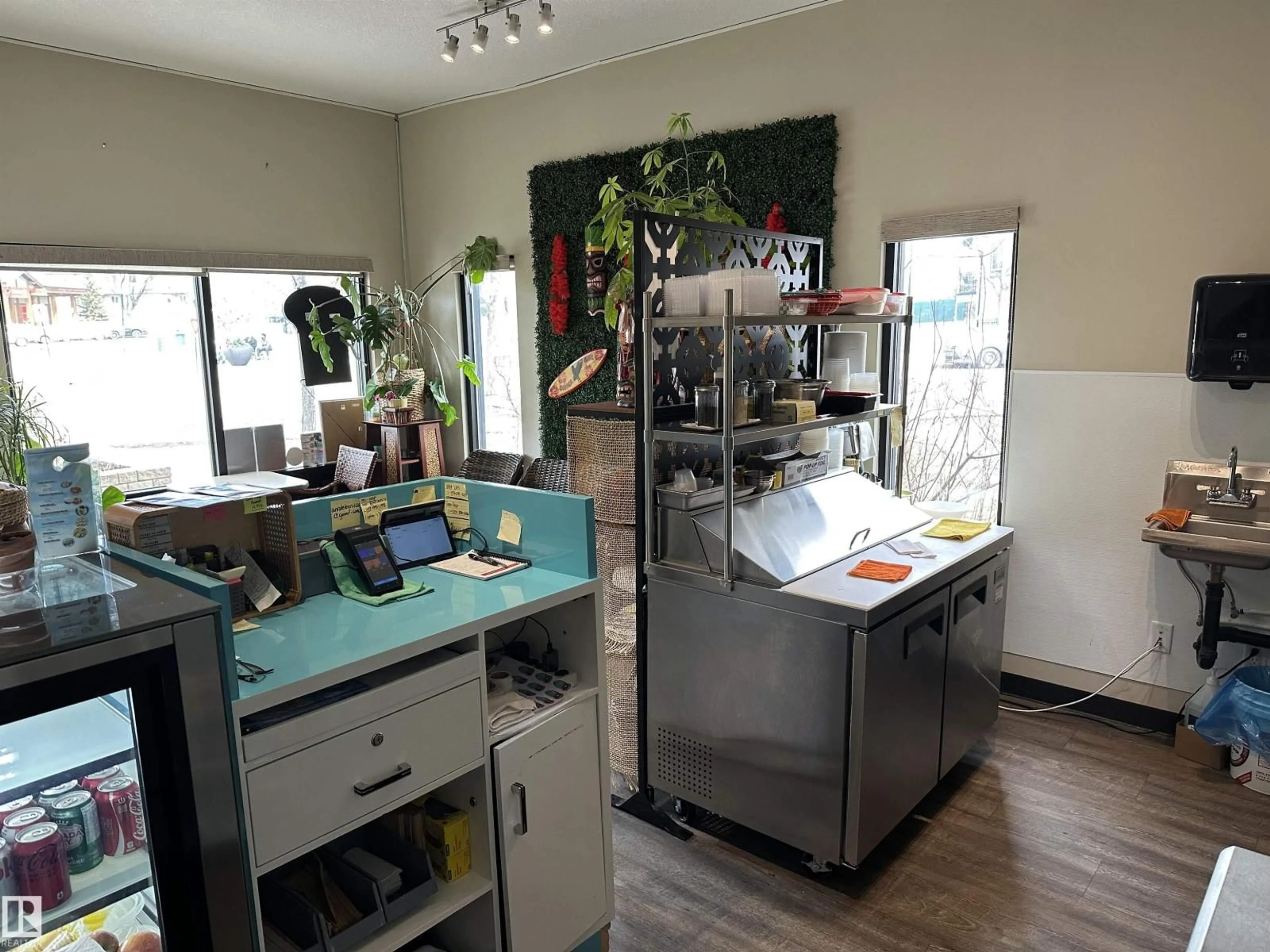 Kitchen with laundary machines, unknown for 1649 TOWNE CENTRE BLVD, Edmonton Alberta T6R0S3