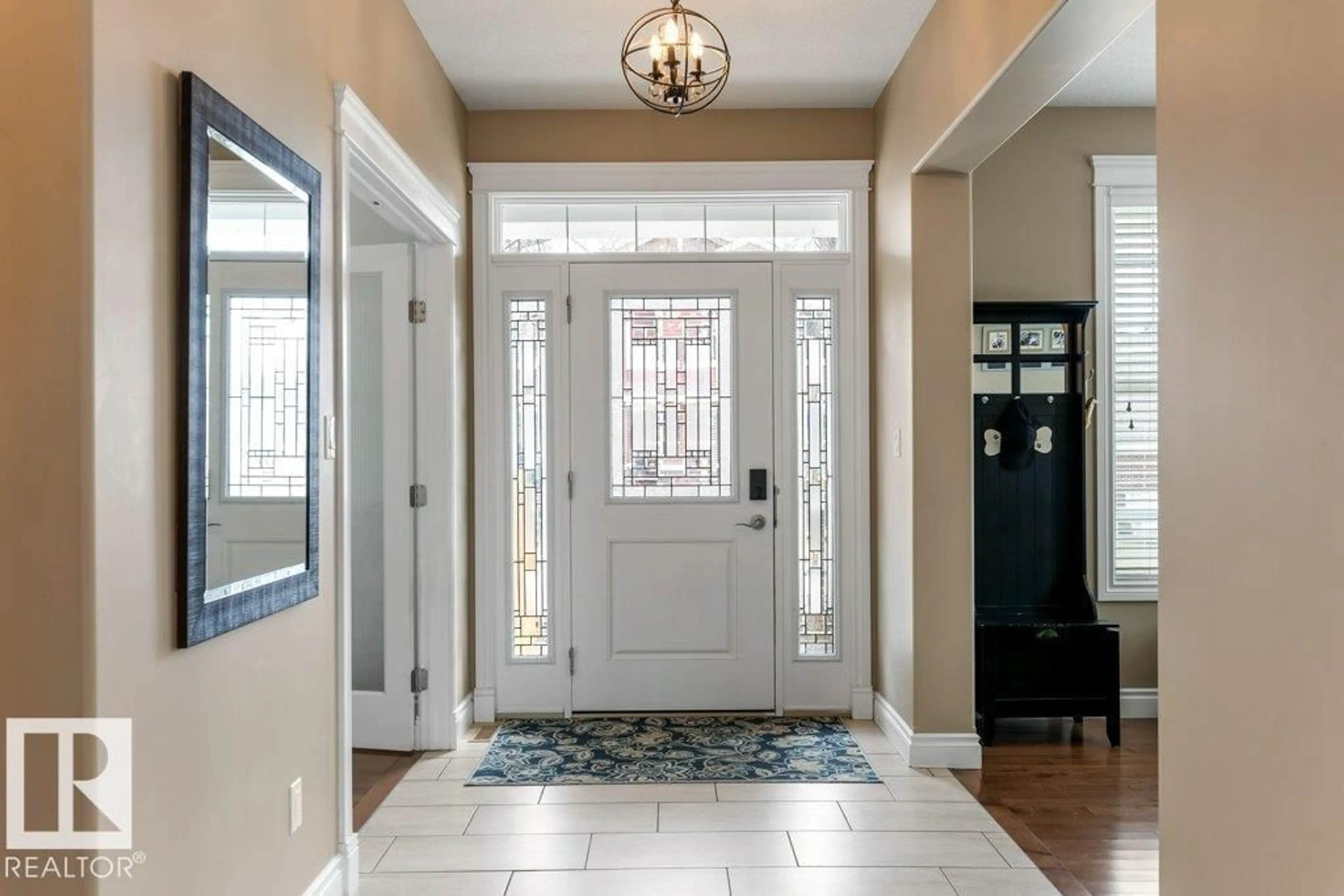 Indoor entryway for 1628 KERR RD, Edmonton Alberta T5E4A7