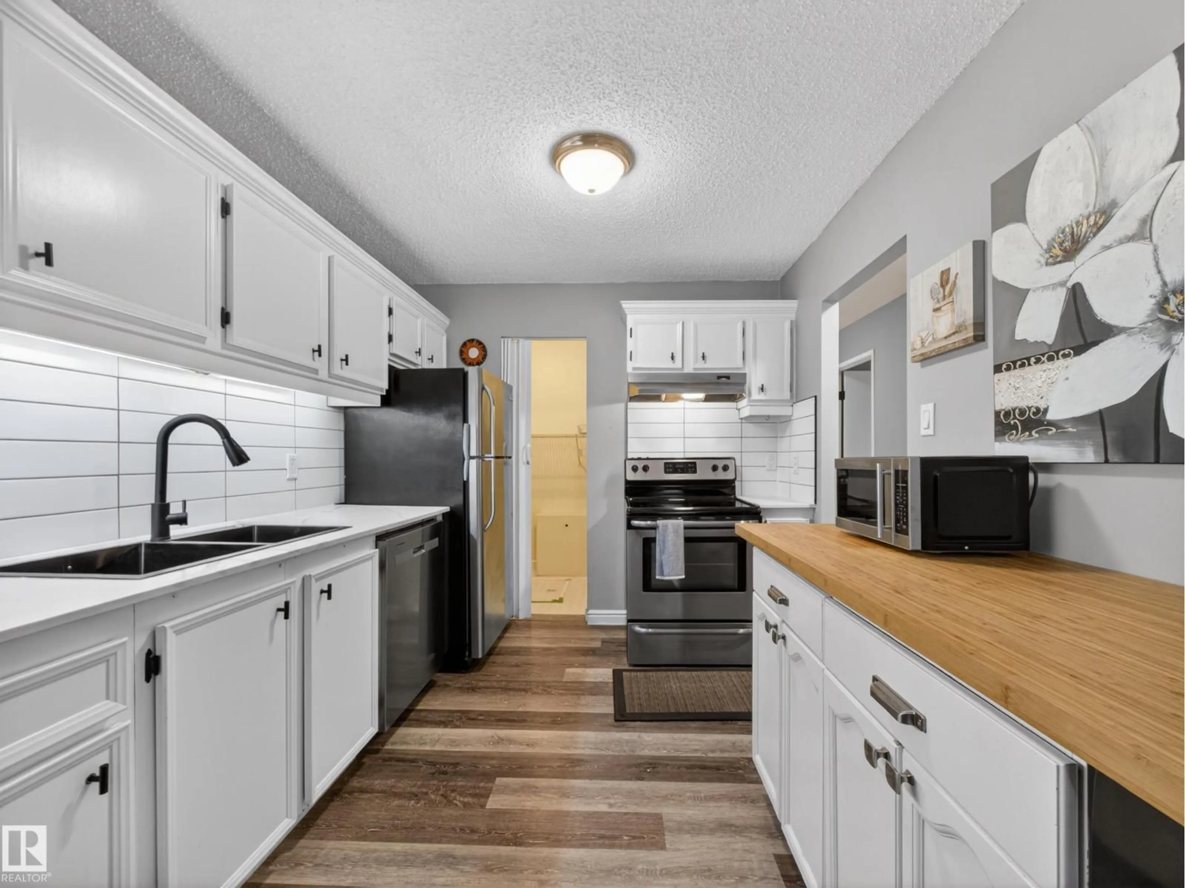 Standard kitchen, unknown for 165 2703 79 ST NW, Edmonton Alberta T6K3Z6