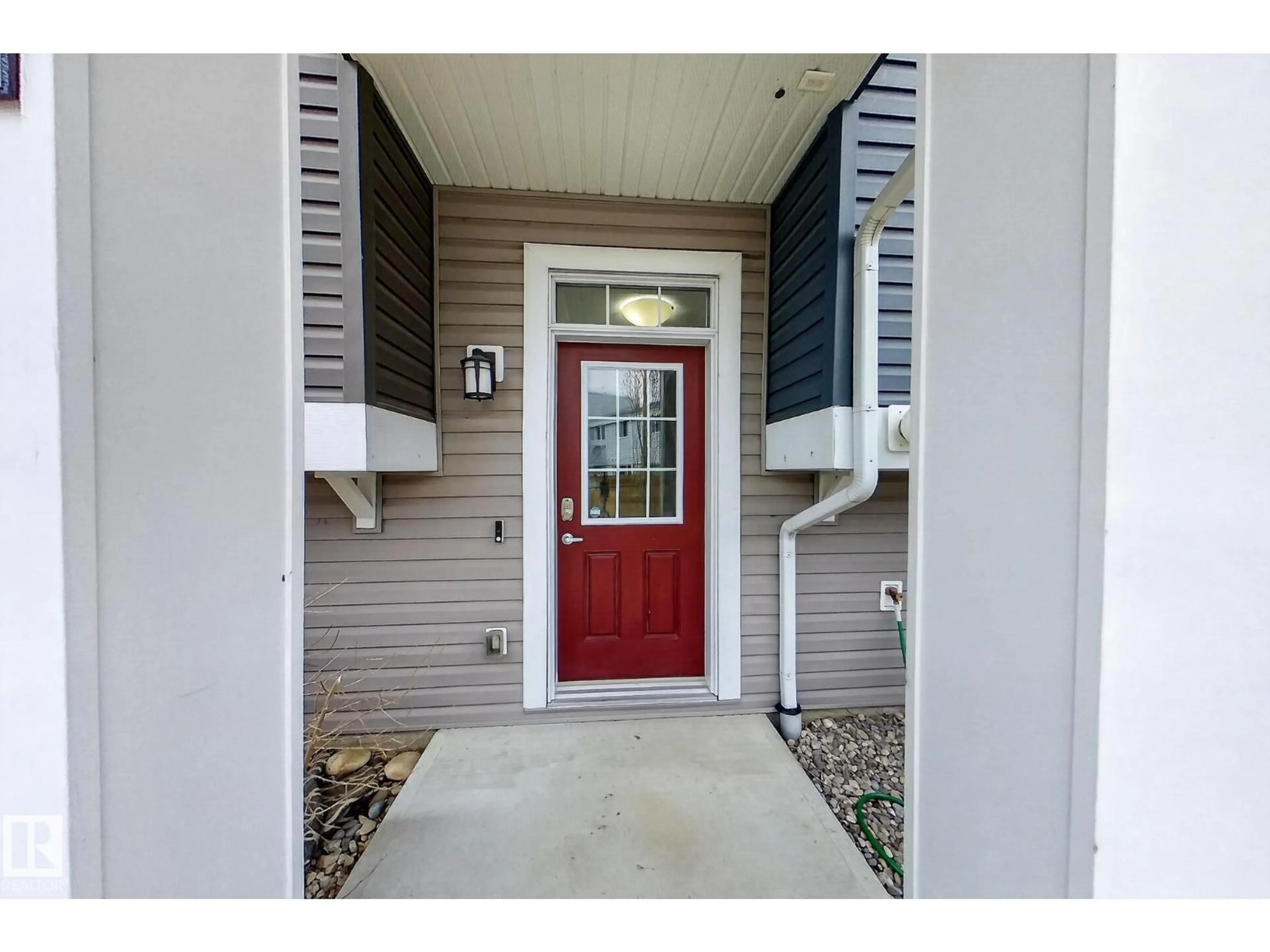 Indoor entryway for 5203 - 31 149 AV, Edmonton Alberta T5A1B5