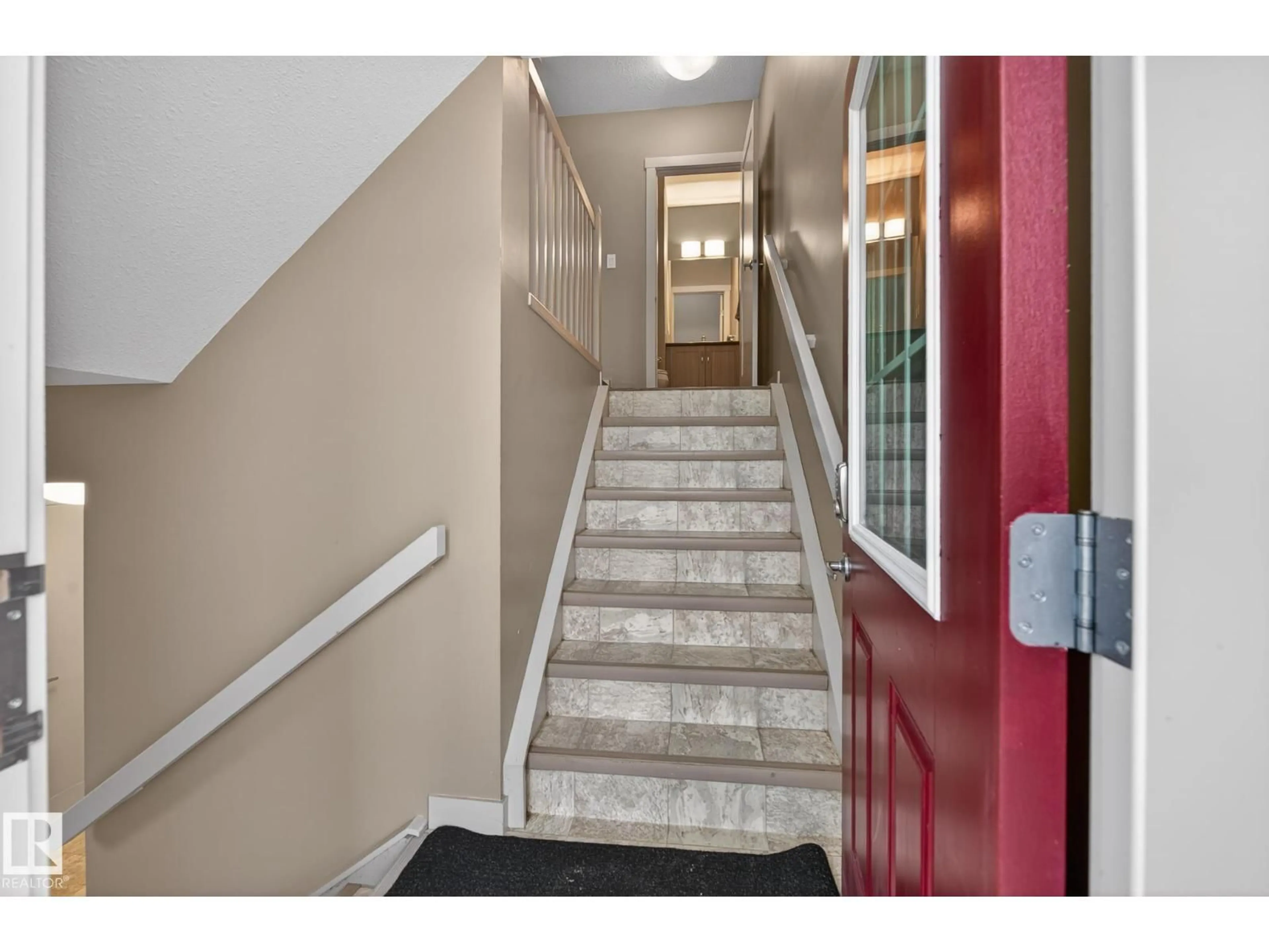 Indoor foyer for 5203 - 31 149 AV, Edmonton Alberta T5A1B5