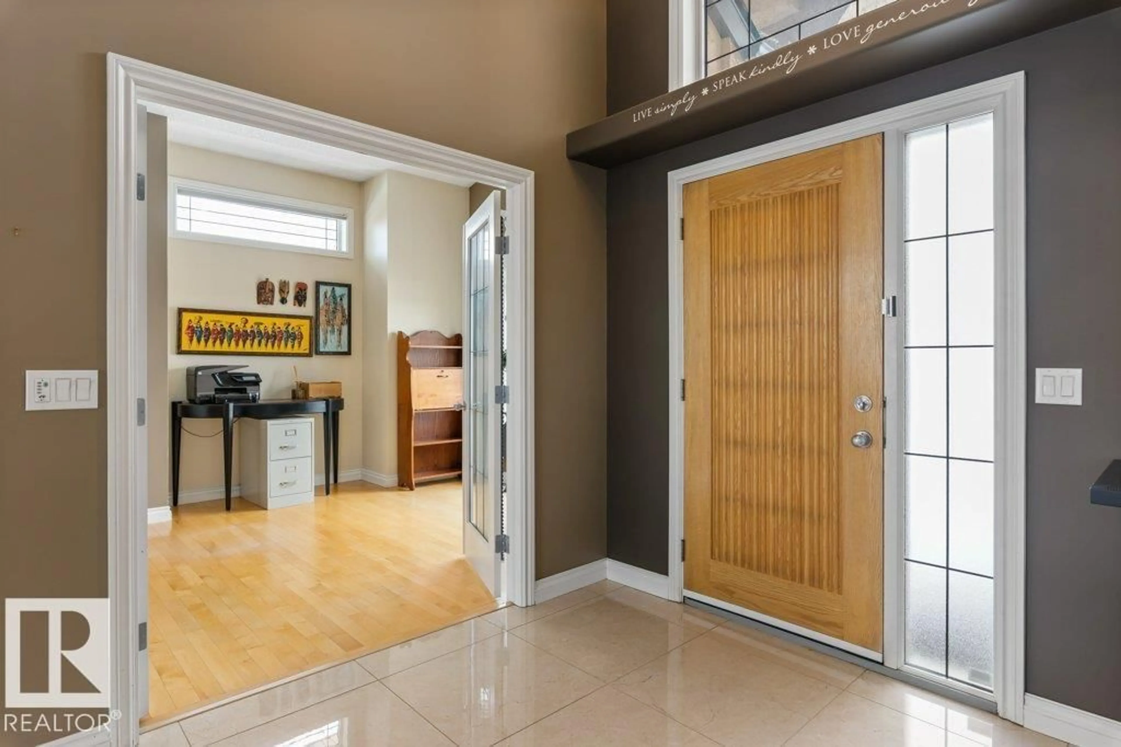 Indoor entryway for 20 KEYSTONE CR, St. Albert Alberta T8N7A8