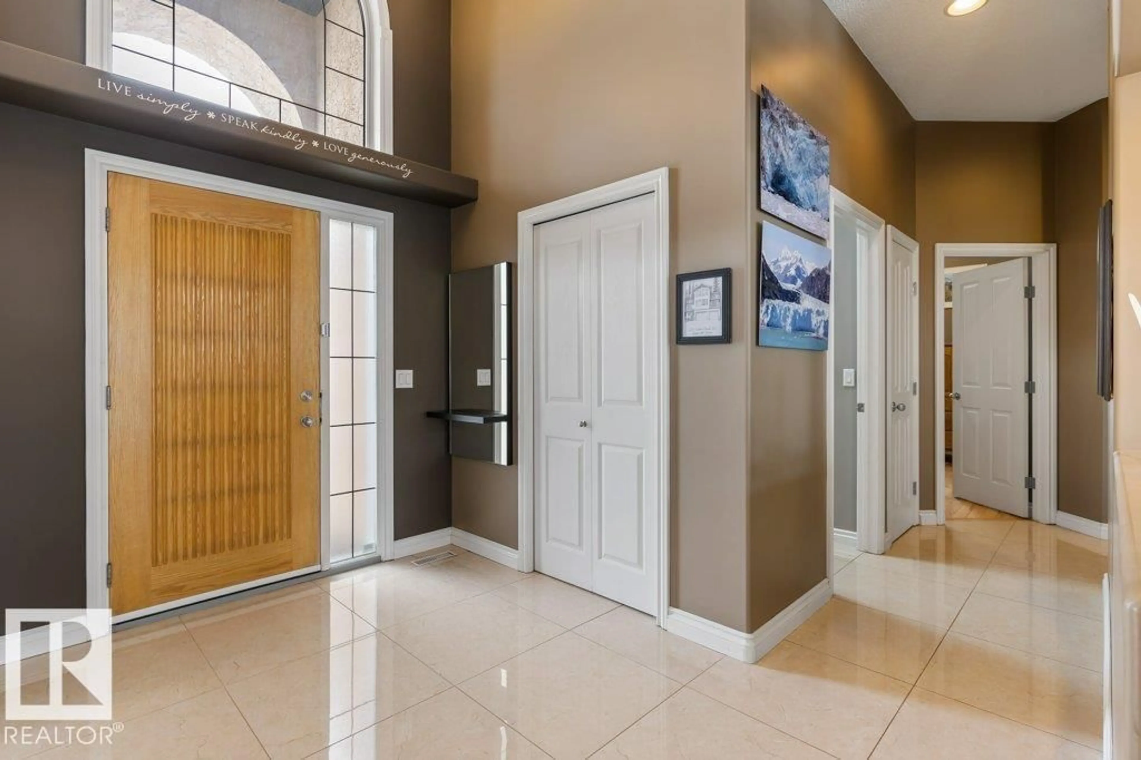 Indoor entryway for 20 KEYSTONE CR, St. Albert Alberta T8N7A8