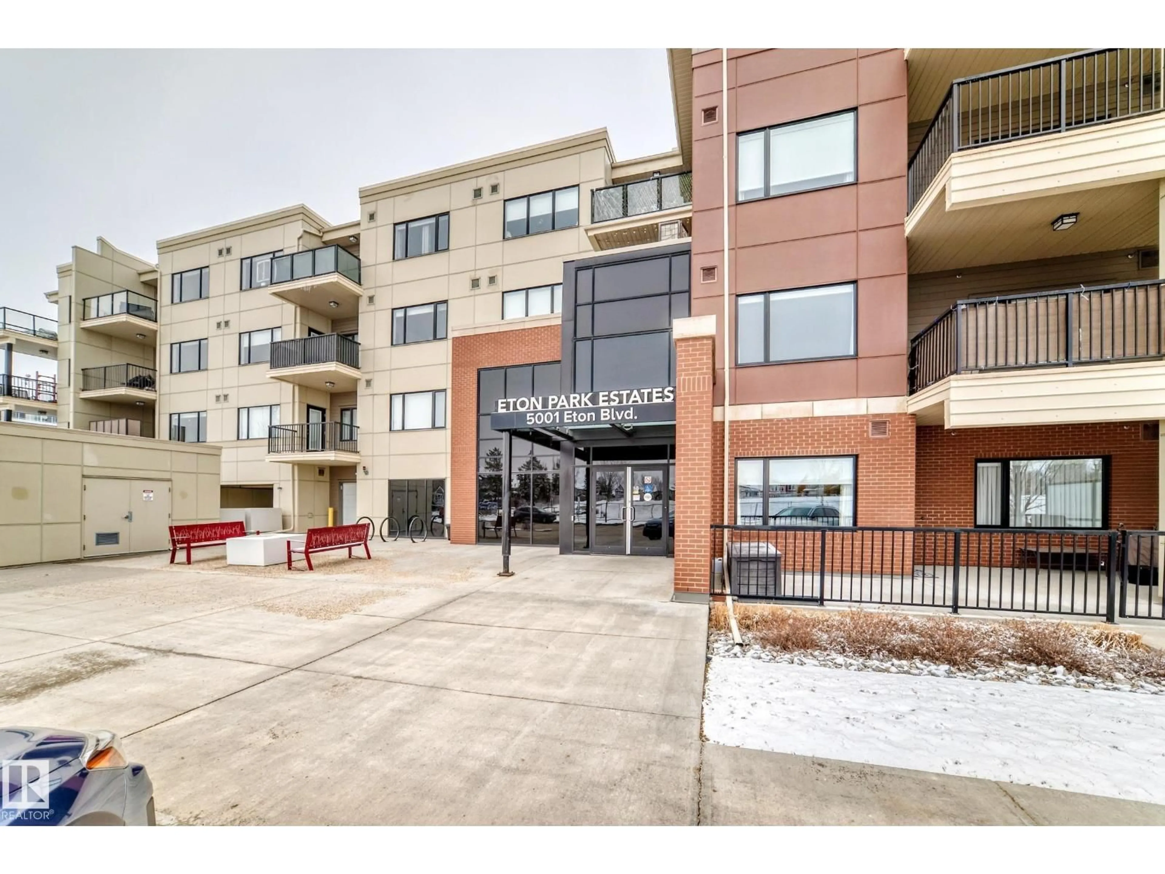 Patio, building for 214 - 5001 ETON BV, Sherwood Park Alberta T8H0N7