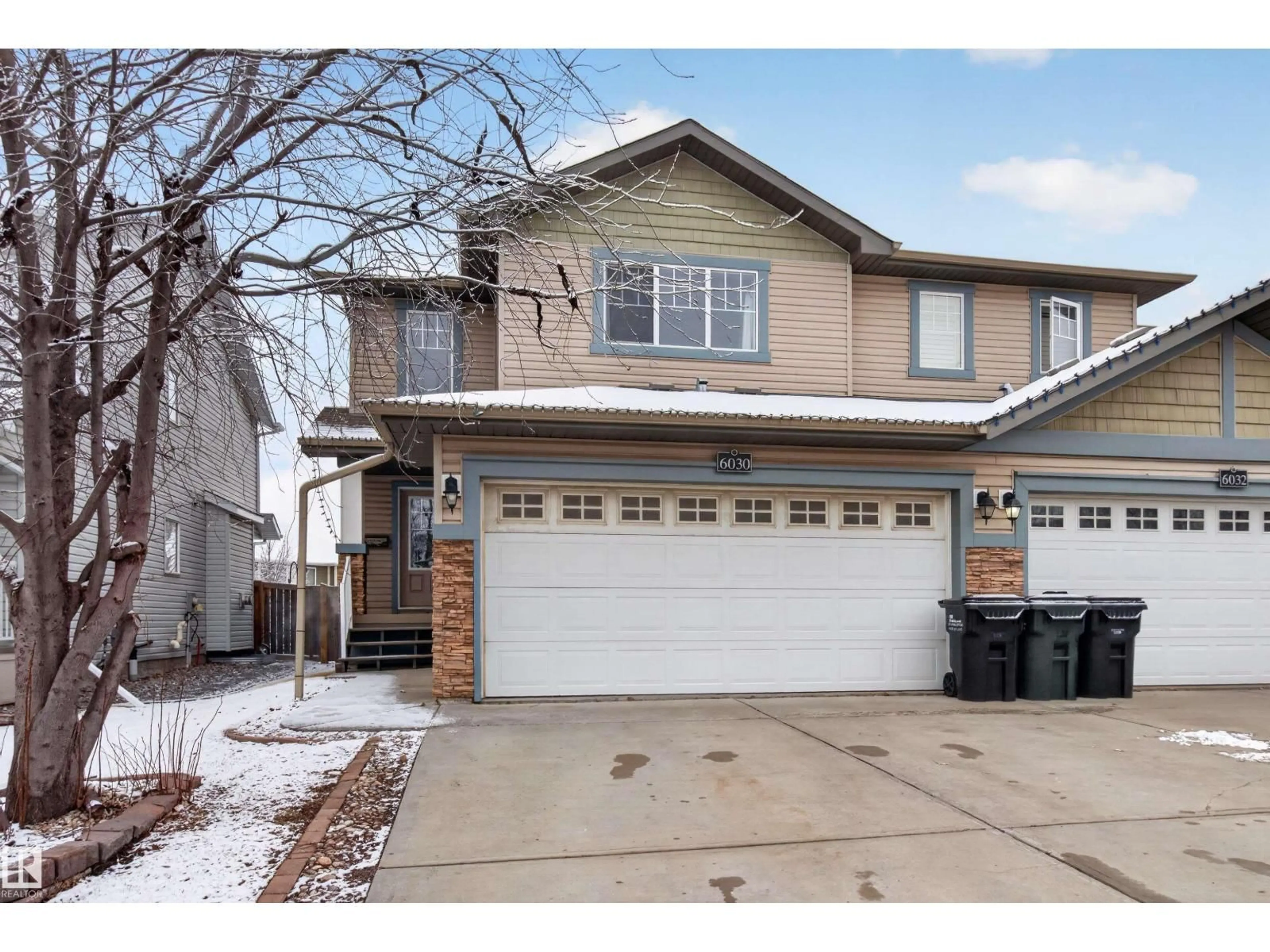 Home with vinyl exterior material, street for 6030 SUNBROOK LD, Sherwood Park Alberta T8H0J5