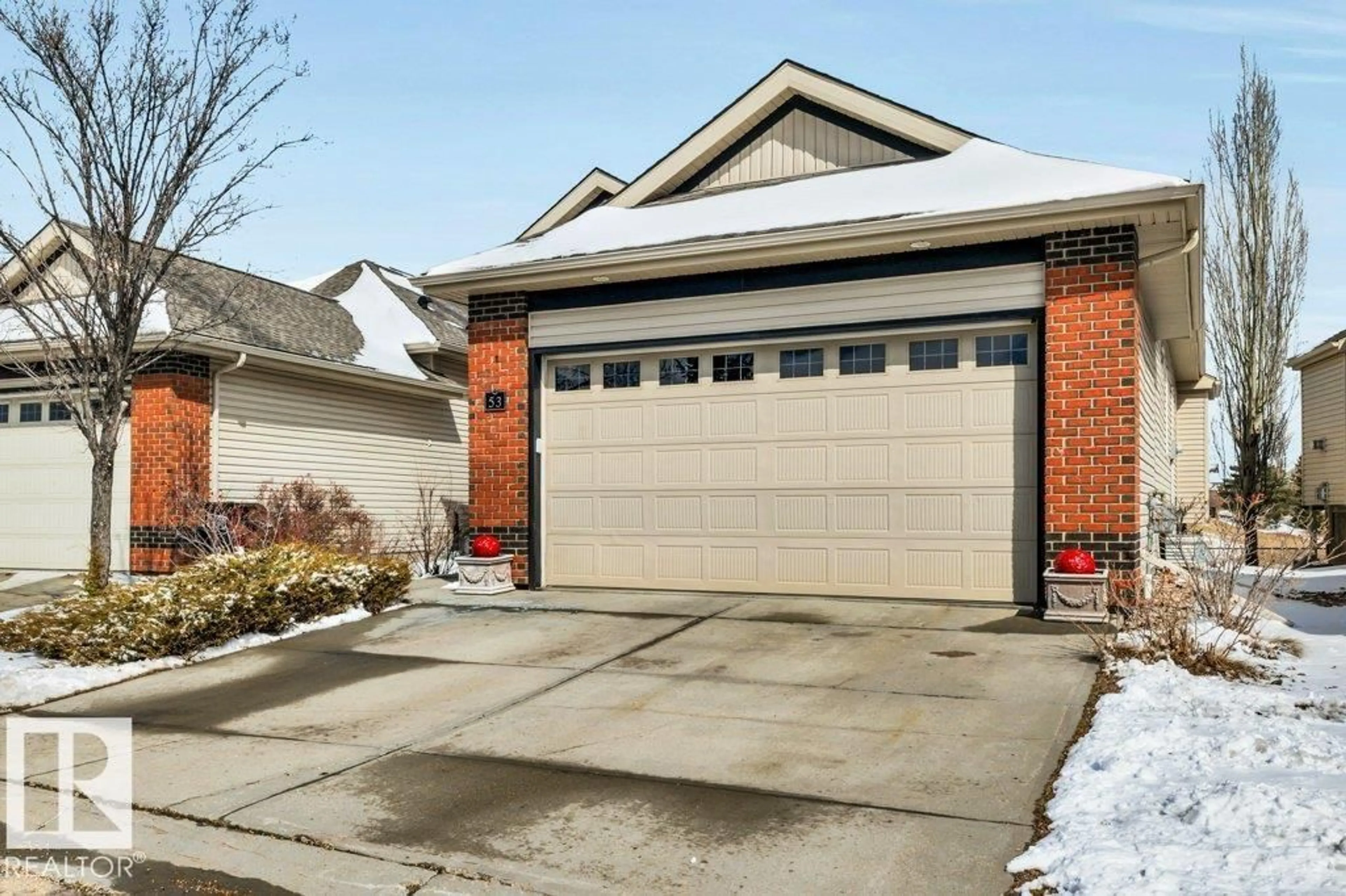 Indoor garage for NW - 53-841 156 ST, Edmonton Alberta T6R0B3