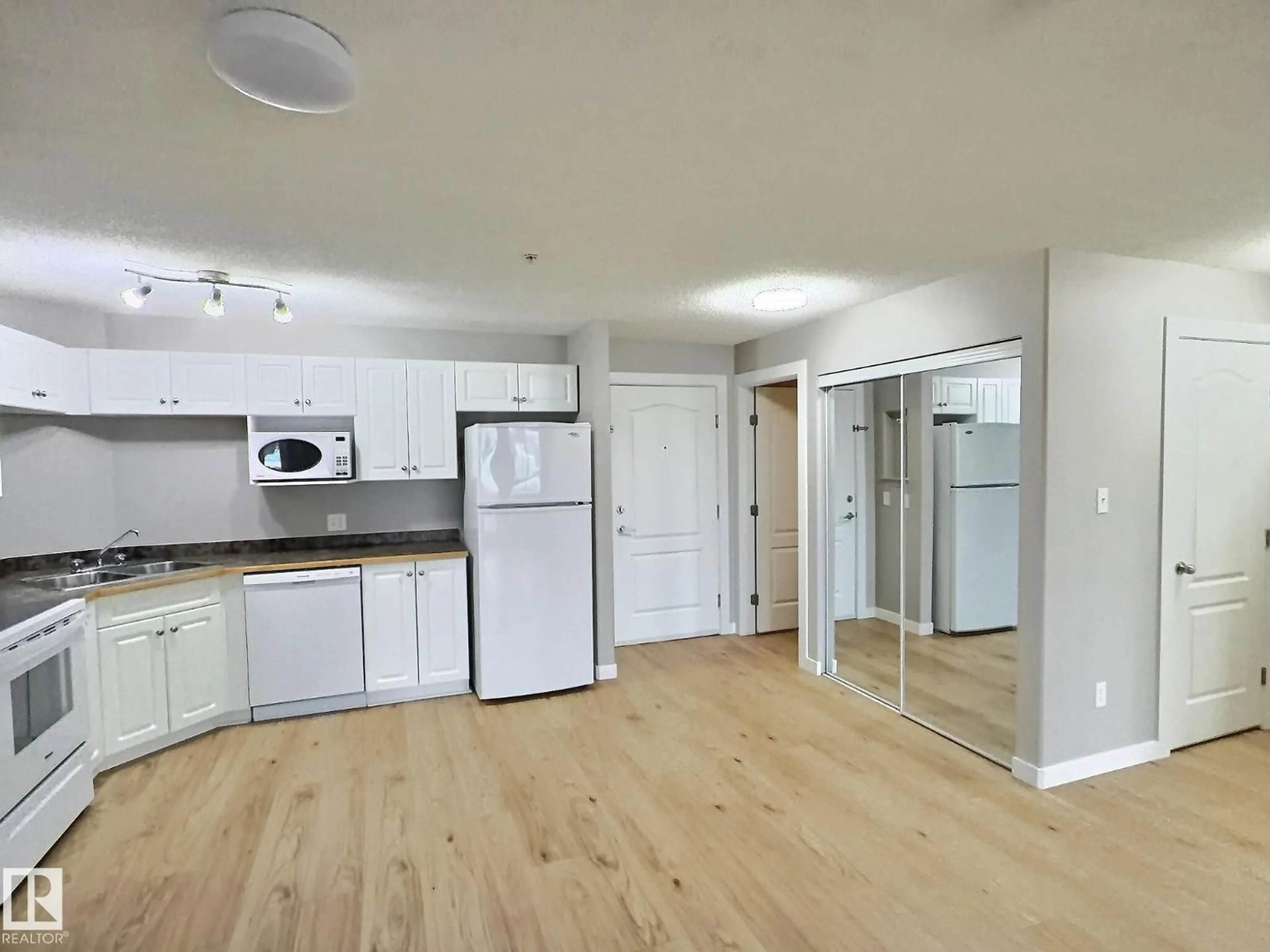 Unknown for #103 - 5350 199 ST, Edmonton Alberta T6M0A4