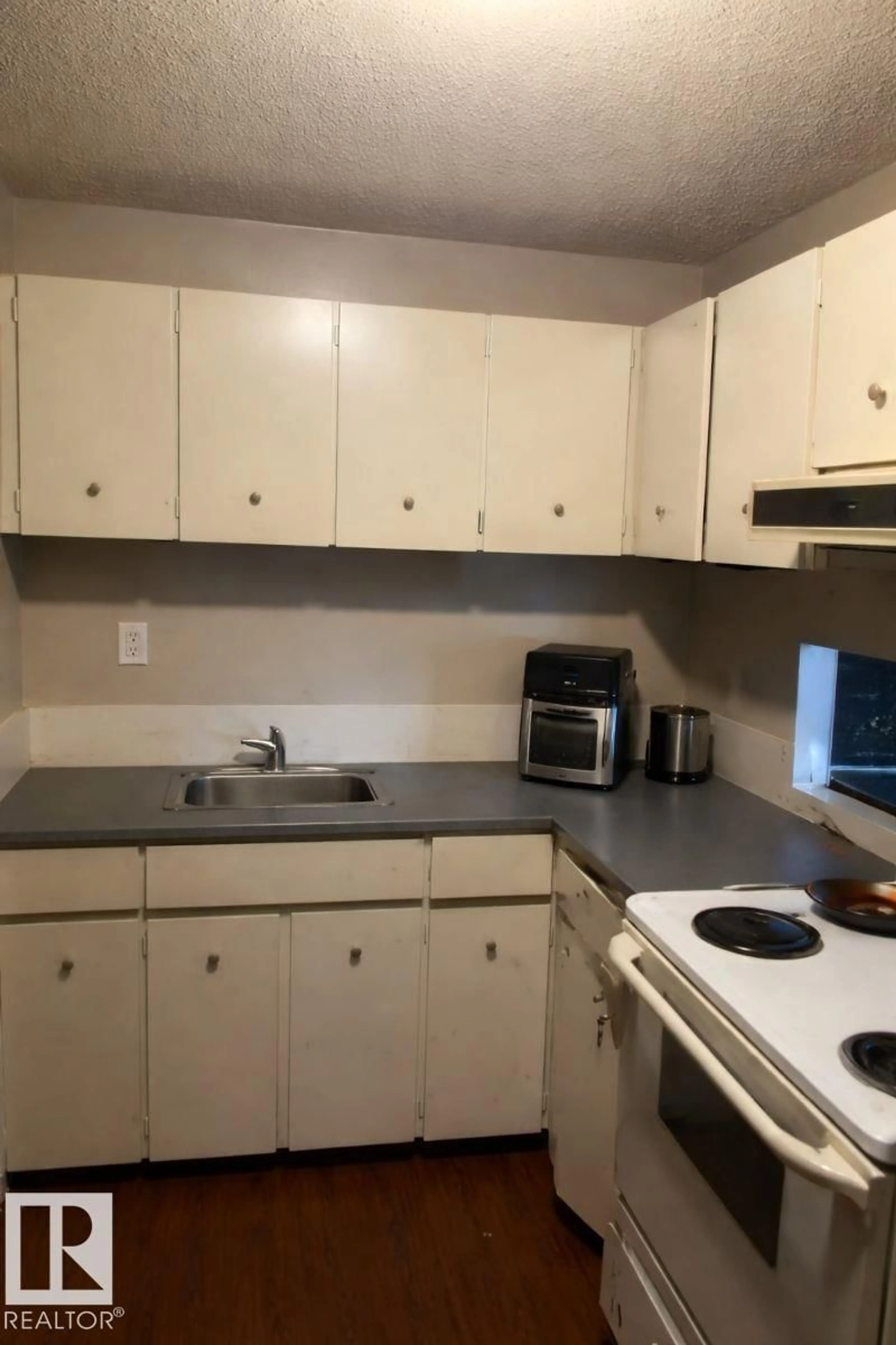 Standard kitchen, unknown for #4 - 3819 76 ST, Edmonton Alberta T6K2P9