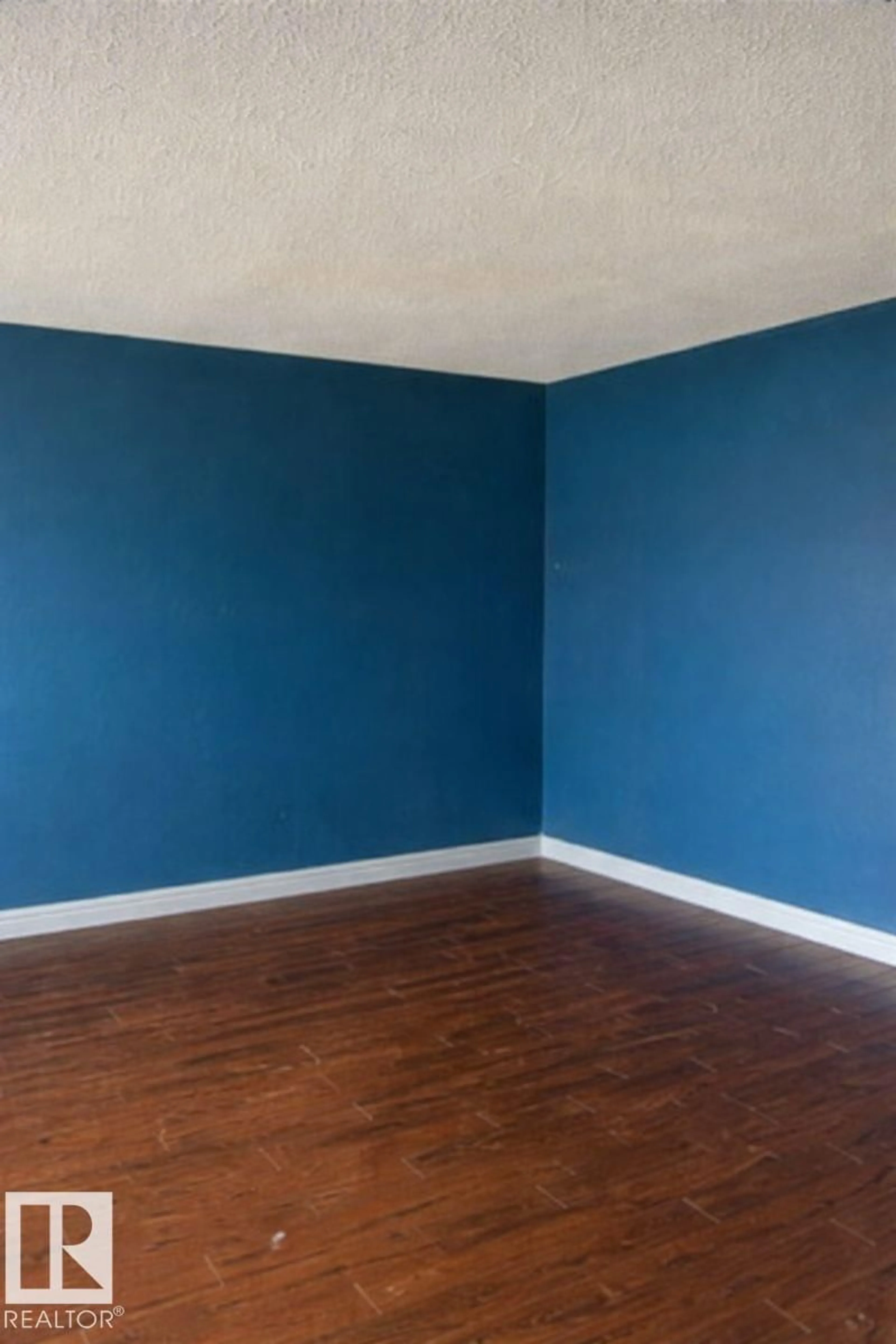 A pic of a room for #4 - 3819 76 ST, Edmonton Alberta T6K2P9