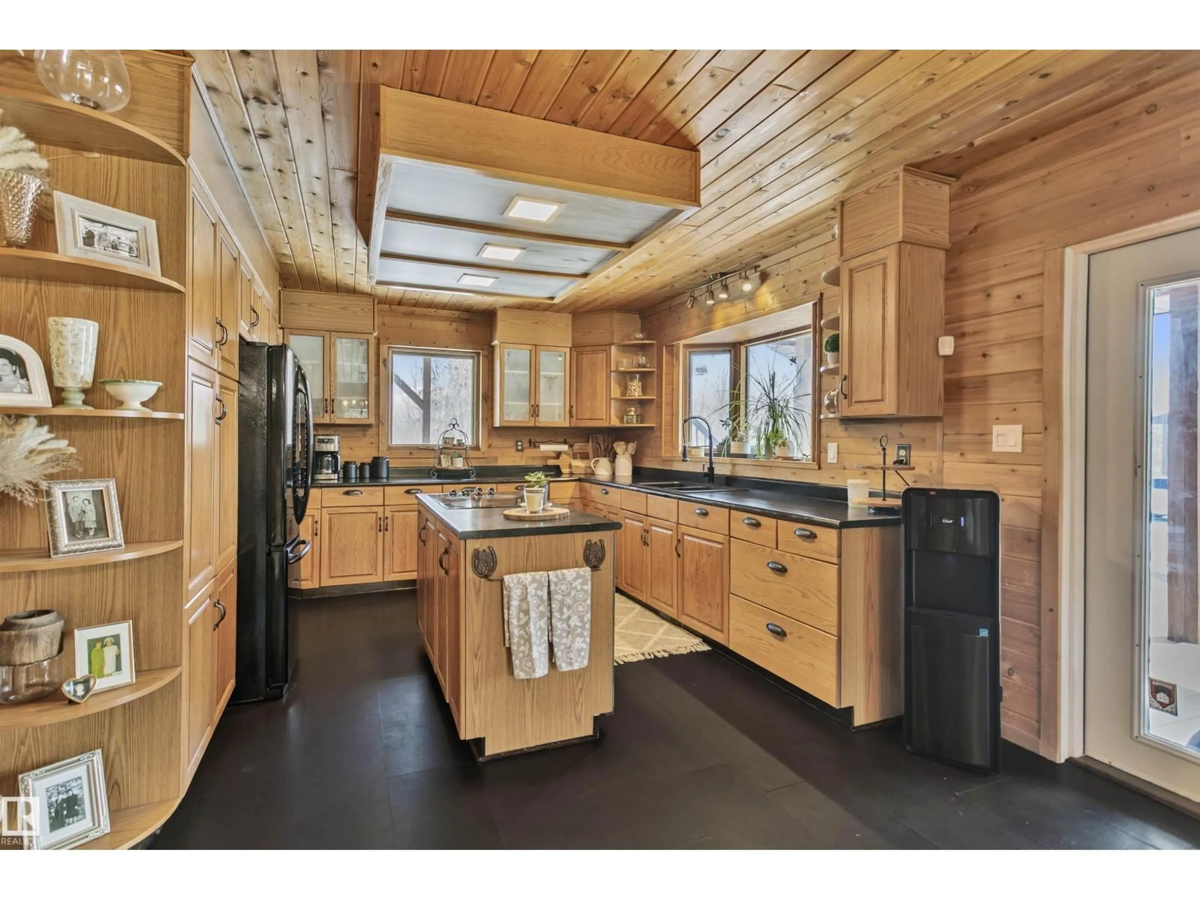 Rustic kitchen, unknown for 29 RGE ROAD 271 RGE ROAD, Rural Parkland County Alberta T7Y1G7