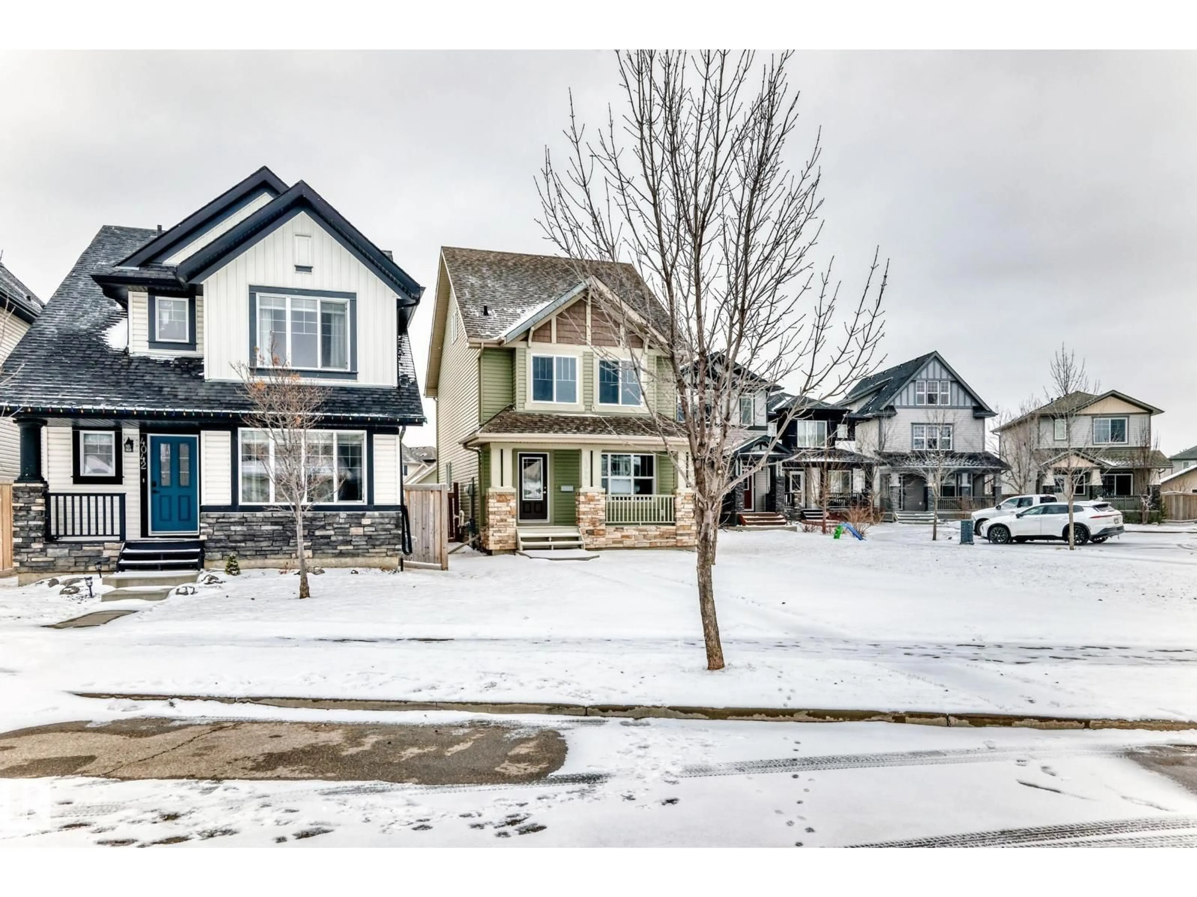 A pic from outside/outdoor area/front of a property/back of a property/a pic from drone, street for 4044 ALEXANDER WY, Edmonton Alberta T6W2C6