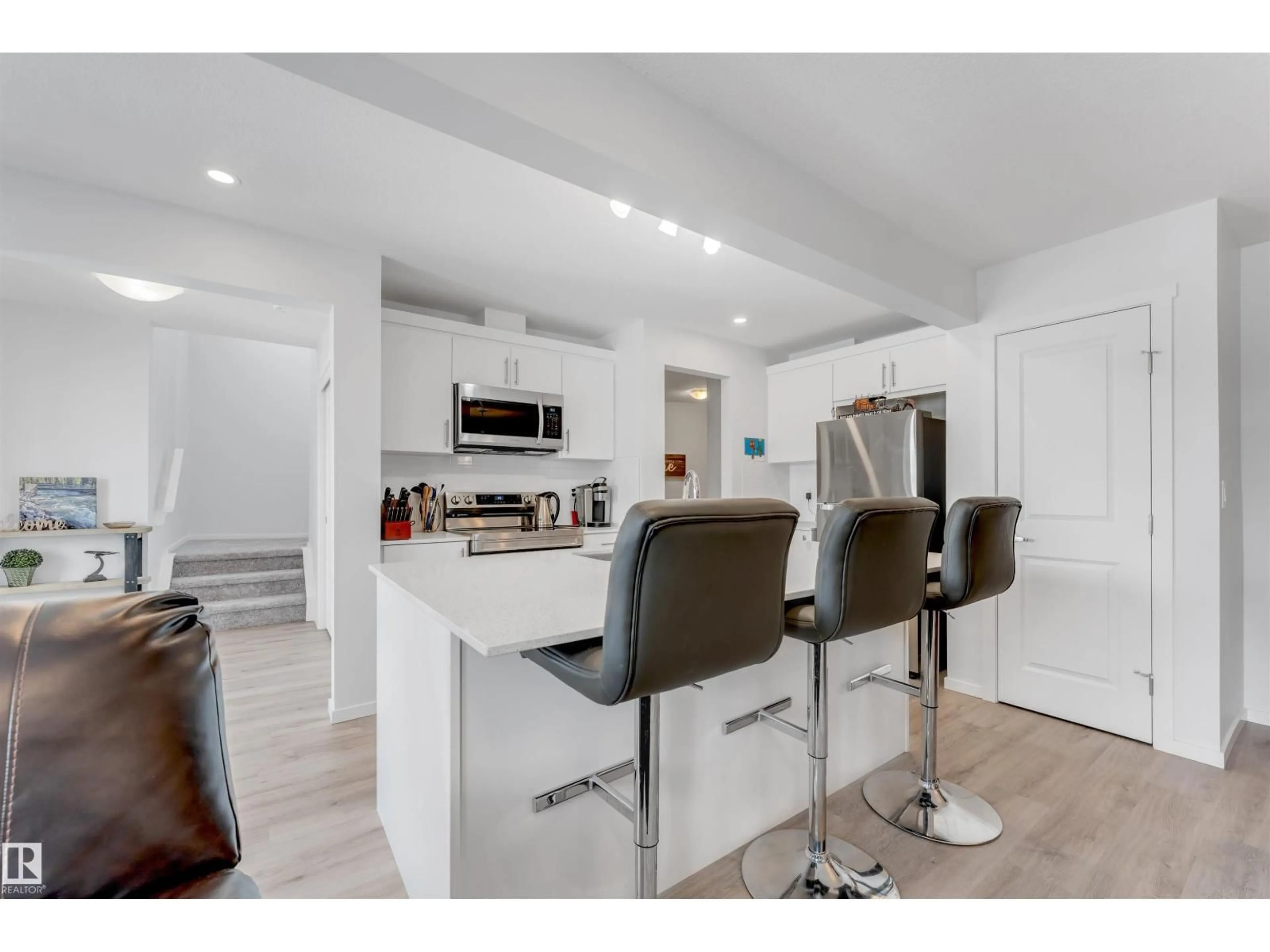 Open concept kitchen, unknown for 1006 CRESTVIEW, Sherwood Park Alberta T8H3A3