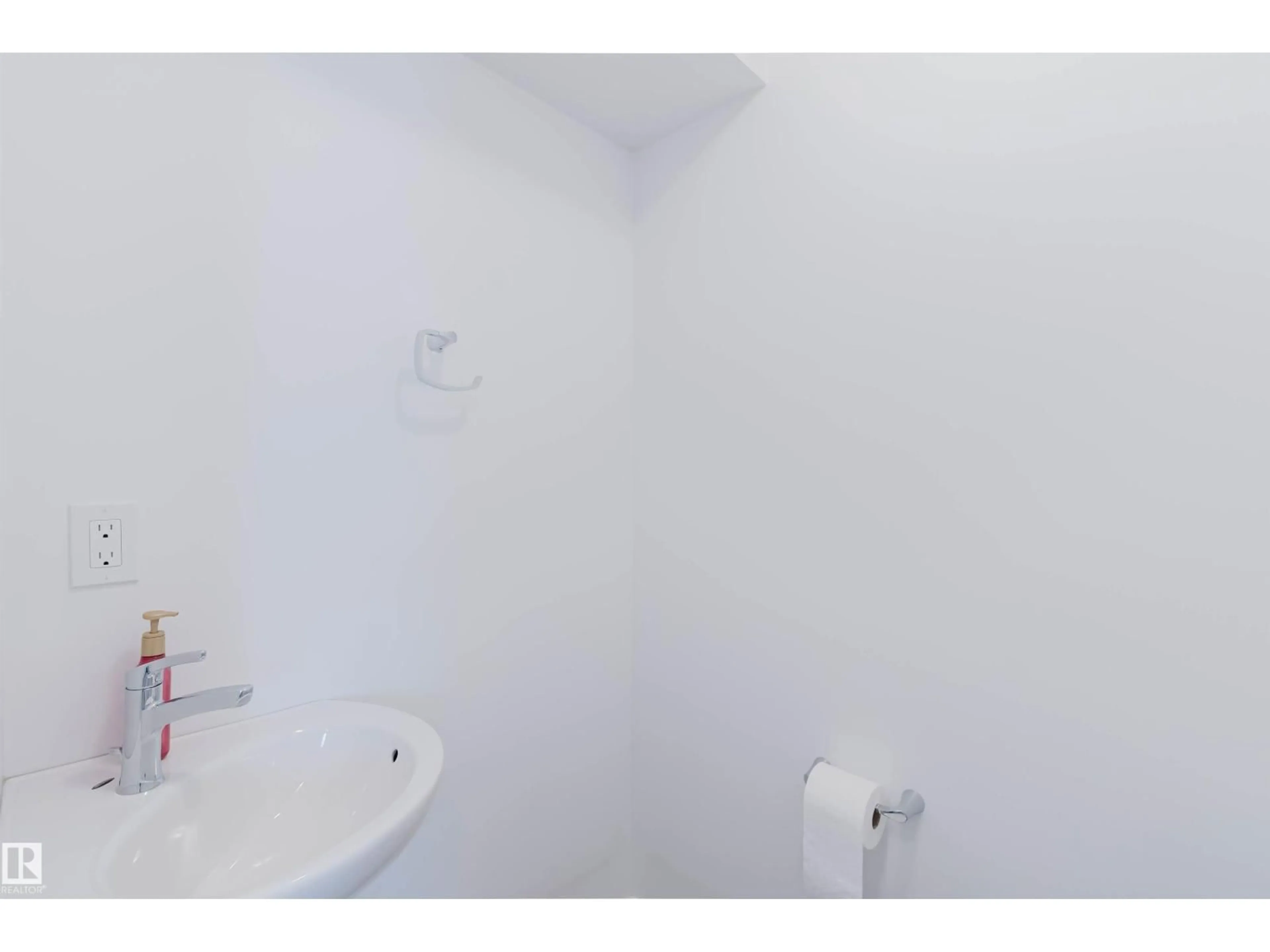 A pic of a room for 118 SECORD DR, Edmonton Alberta T5T7N9