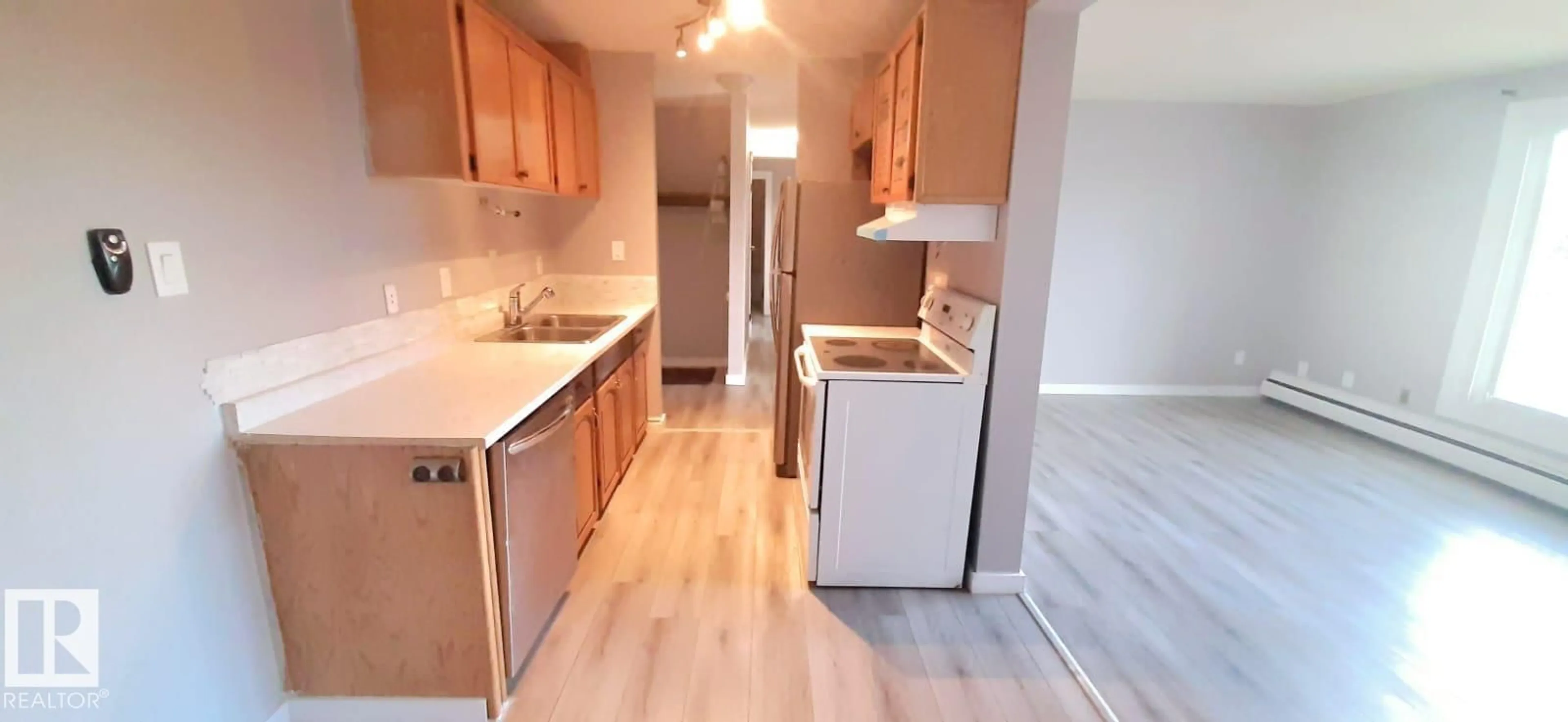Standard kitchen, wood/laminate floor for 307 - 6307 118 AVE NW, Edmonton Alberta T5W1G2