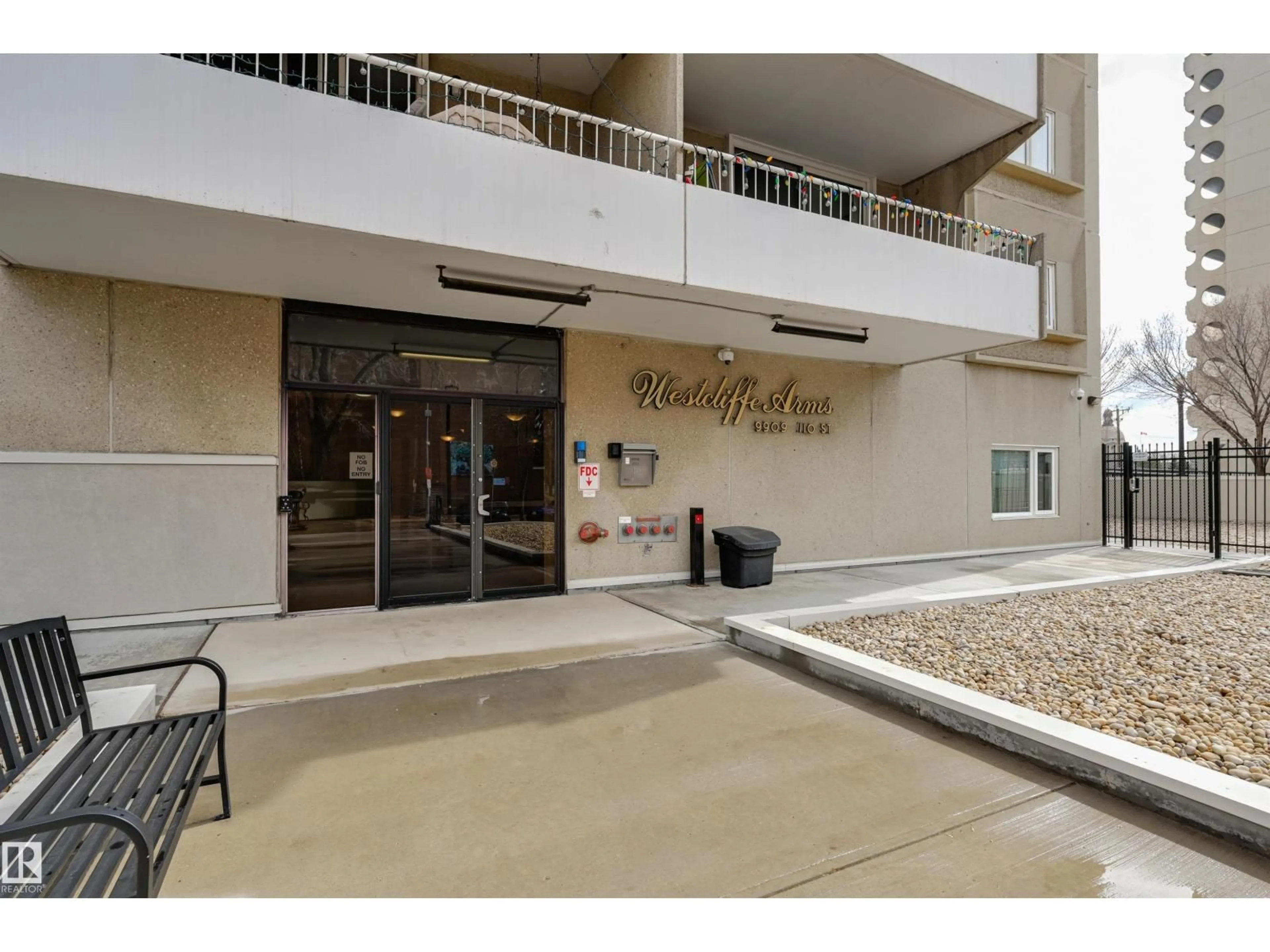 Indoor foyer for 1202 - 9909 110 ST NW, Edmonton Alberta T5K2E5