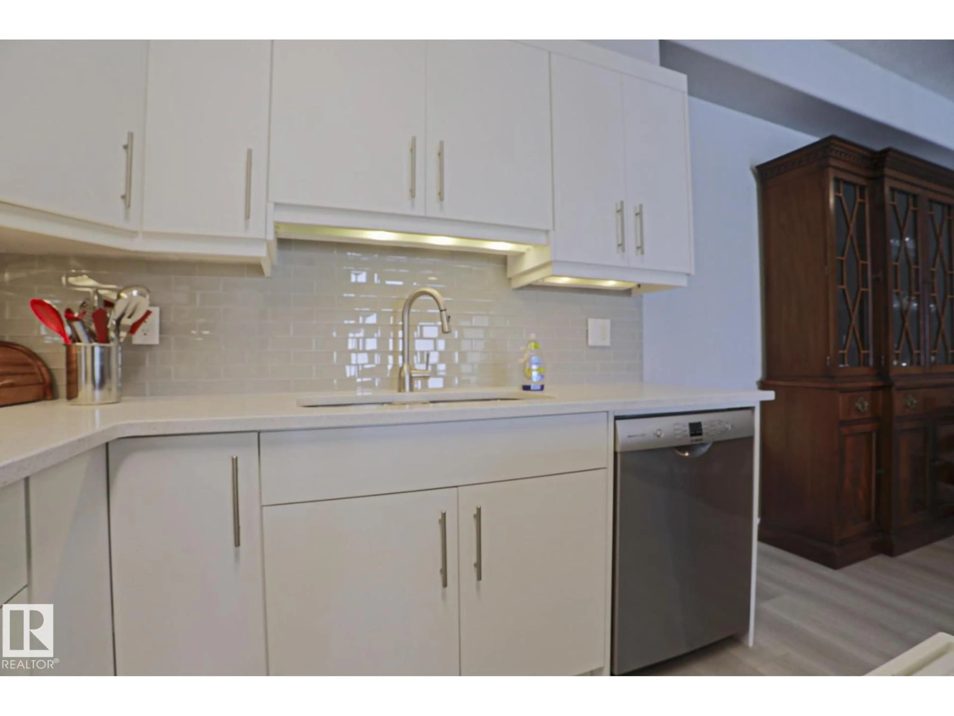 Standard kitchen, unknown for #432 - 1406 HODGSON WY, Edmonton Alberta T6R1K3