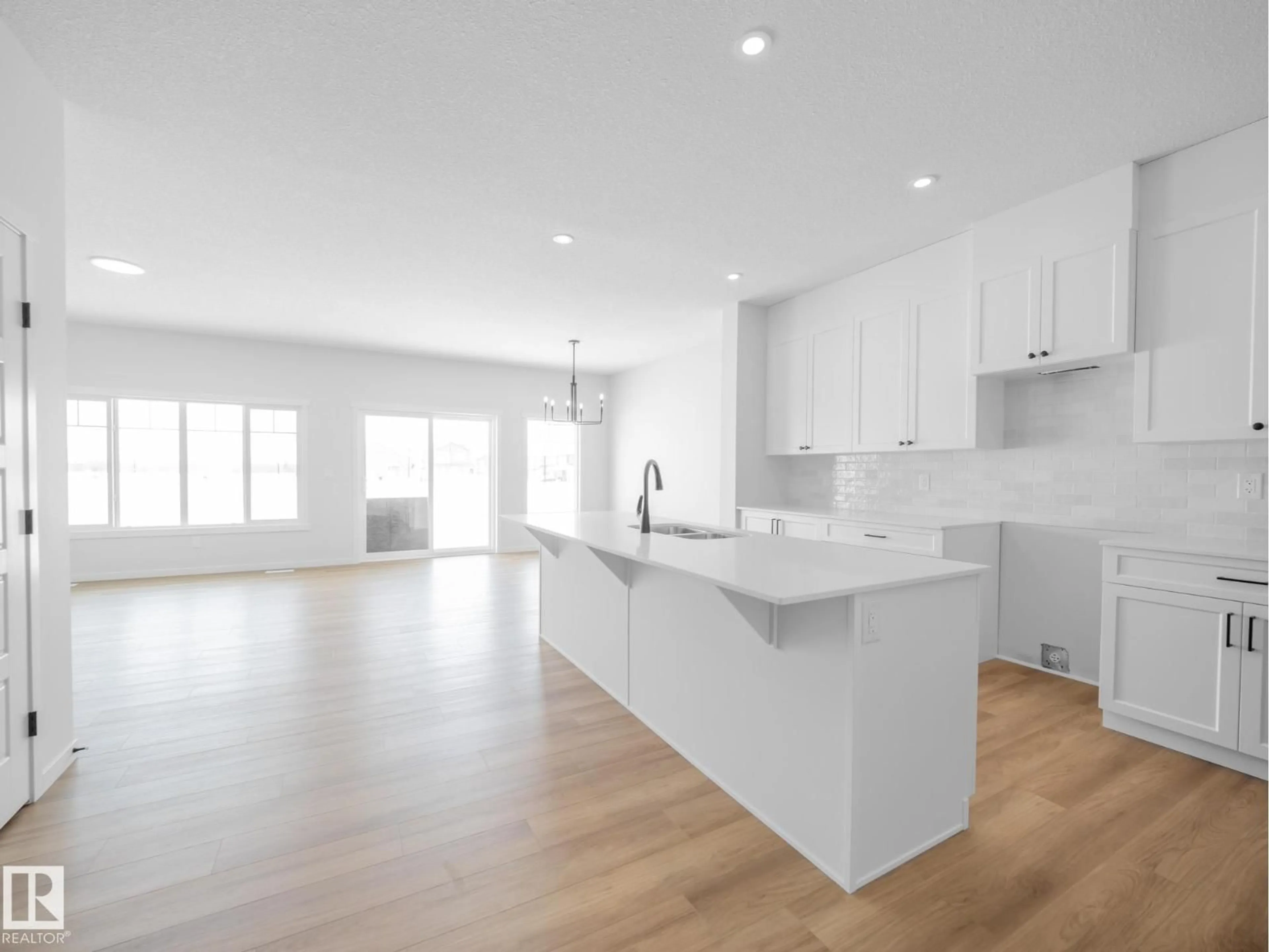 Open concept kitchen, unknown for 927 18 AV, Edmonton Alberta T6T2X3