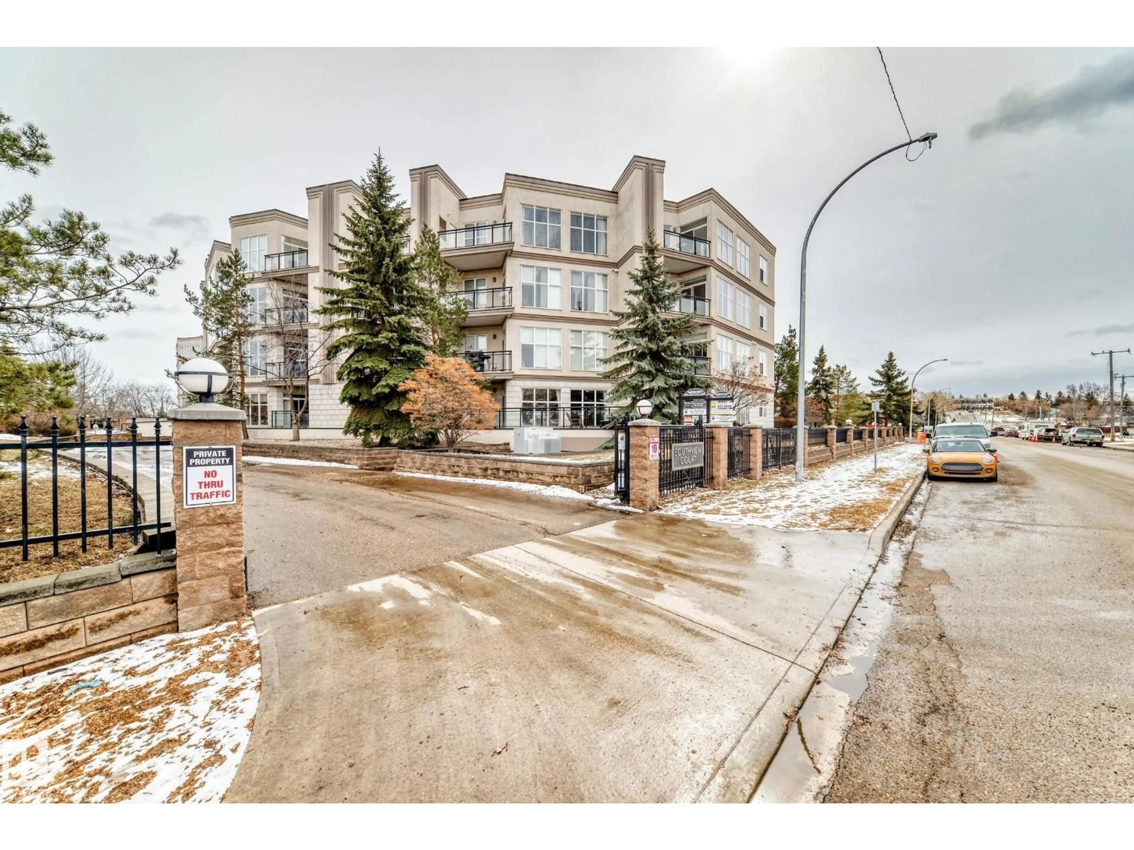 Unknown for 360 4823 104A ST NW, Edmonton Alberta T6R0R5