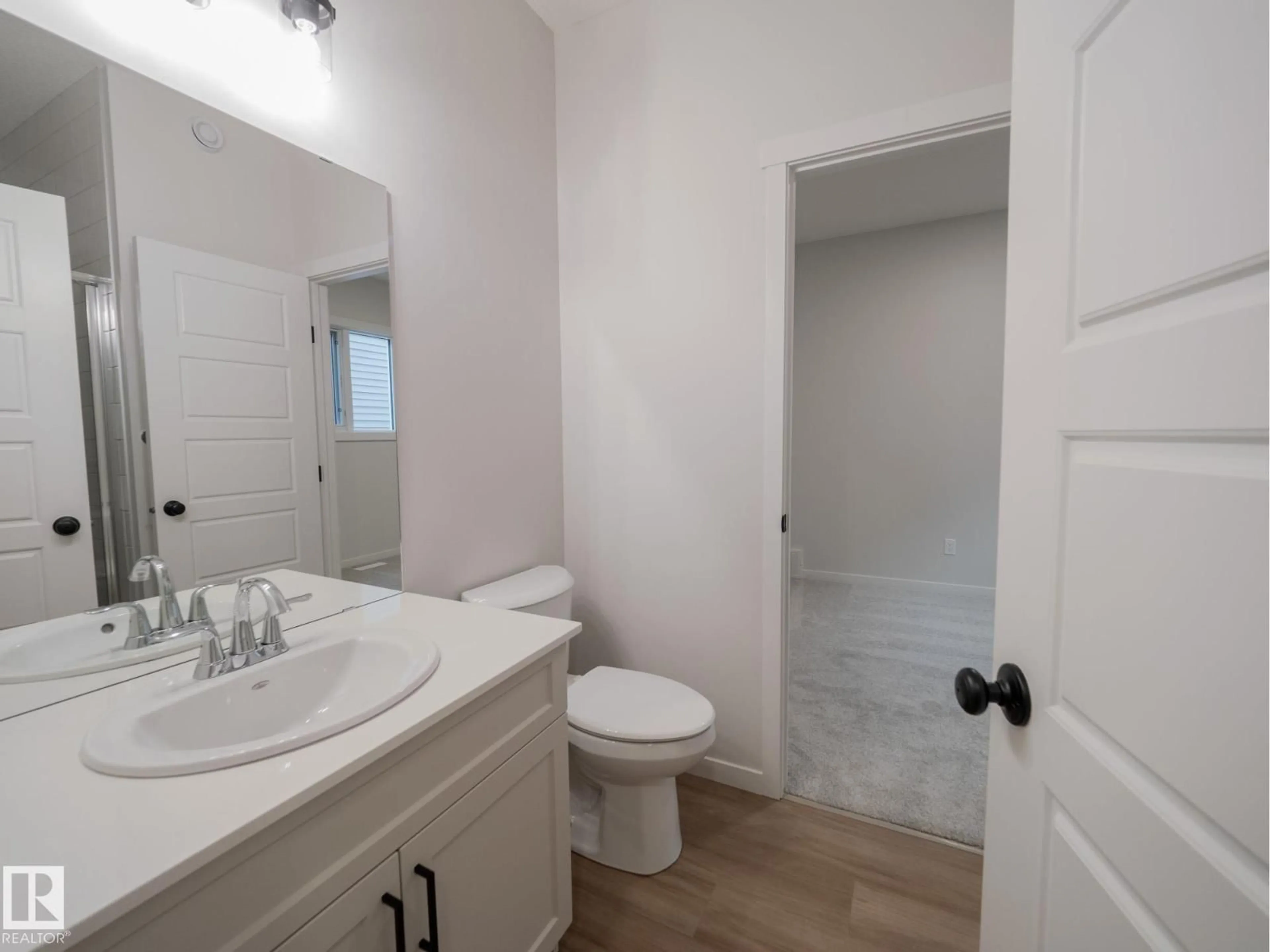 A pic of a room for 947 18 AV, Edmonton Alberta T6T2X3