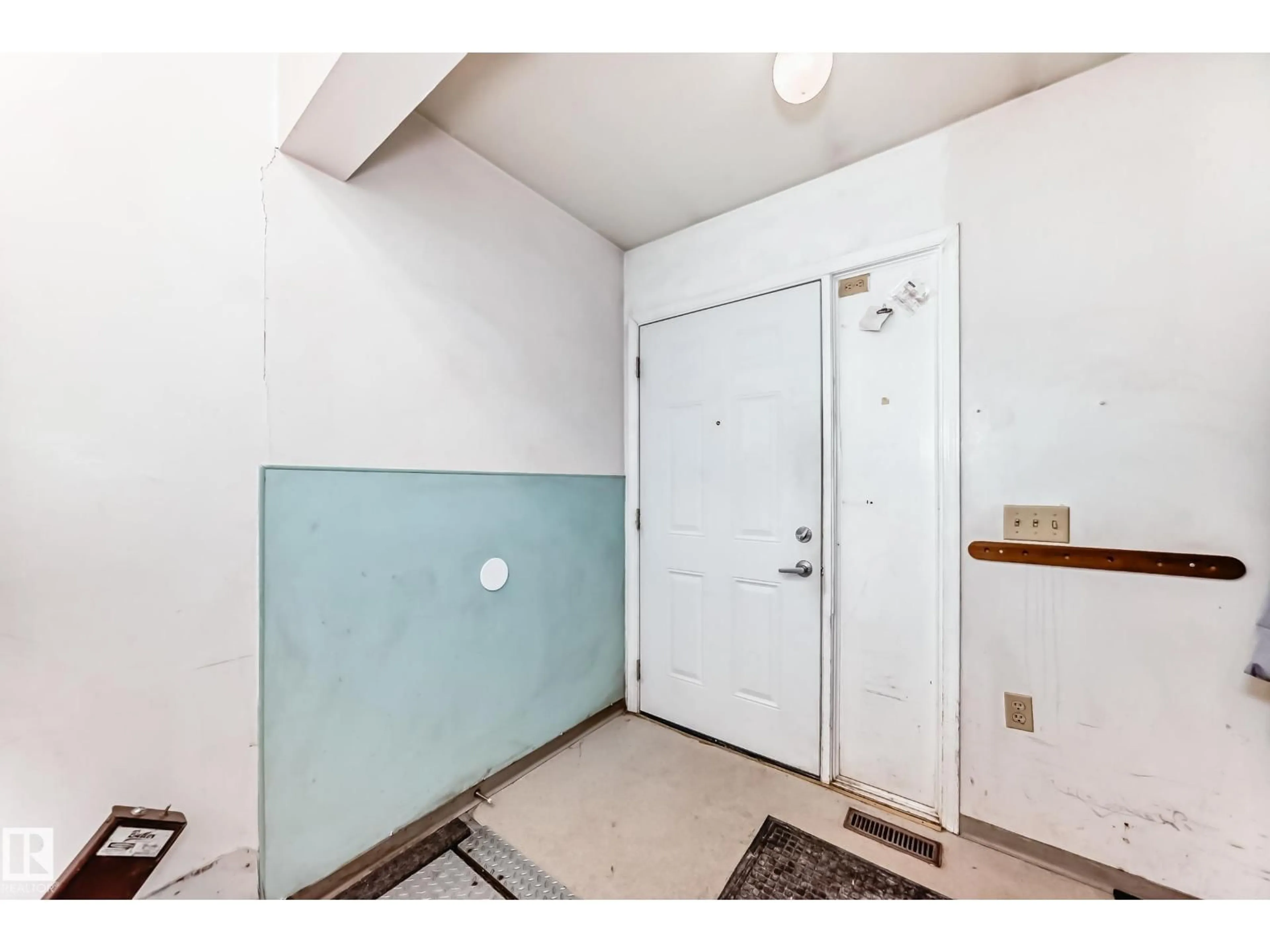 Unknown for 1591 KNOTTWOOD RD, Edmonton Alberta T6K2N3