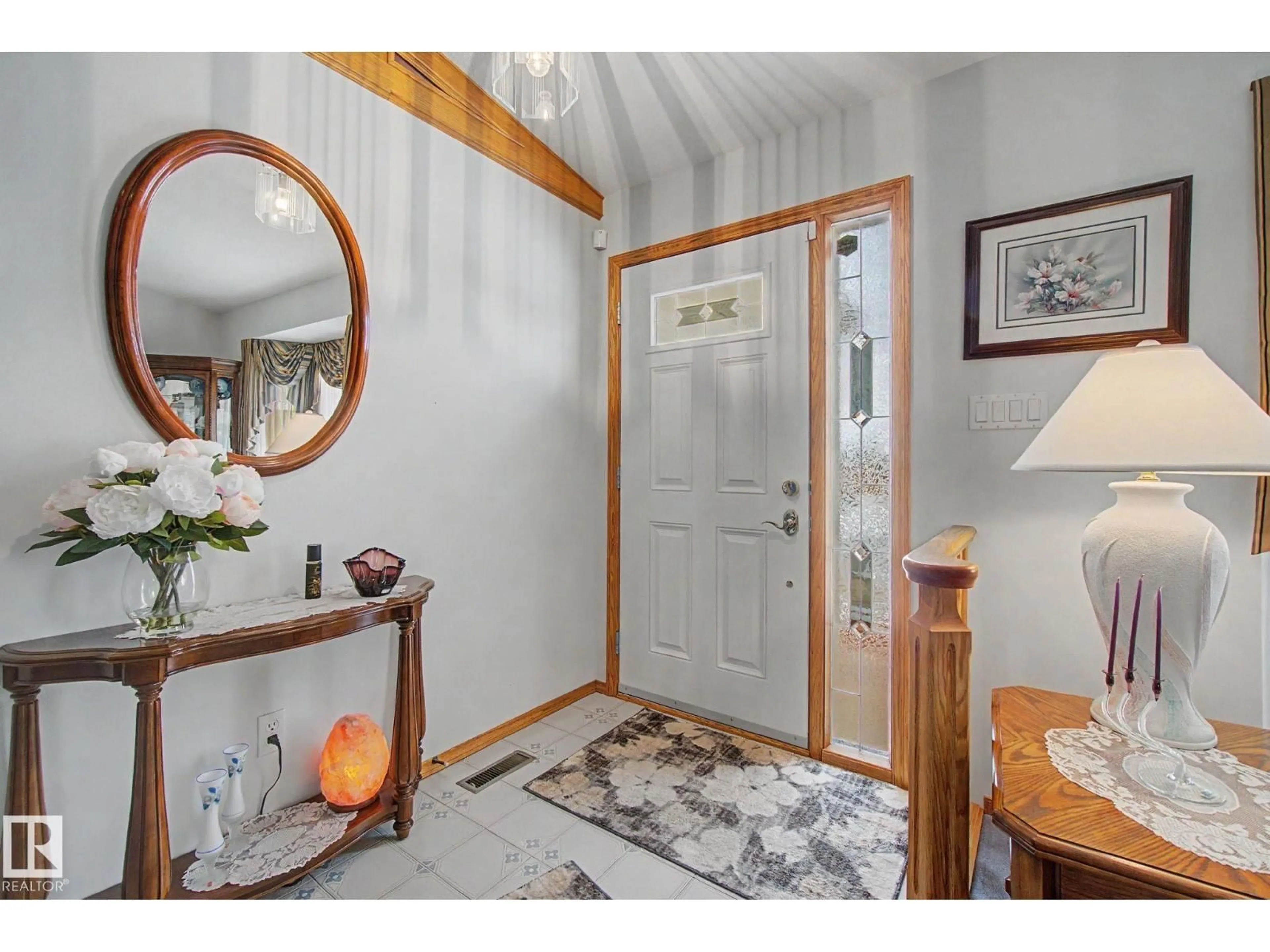 Indoor entryway for 53 COACHMAN WY, Sherwood Park Alberta T8H1B8