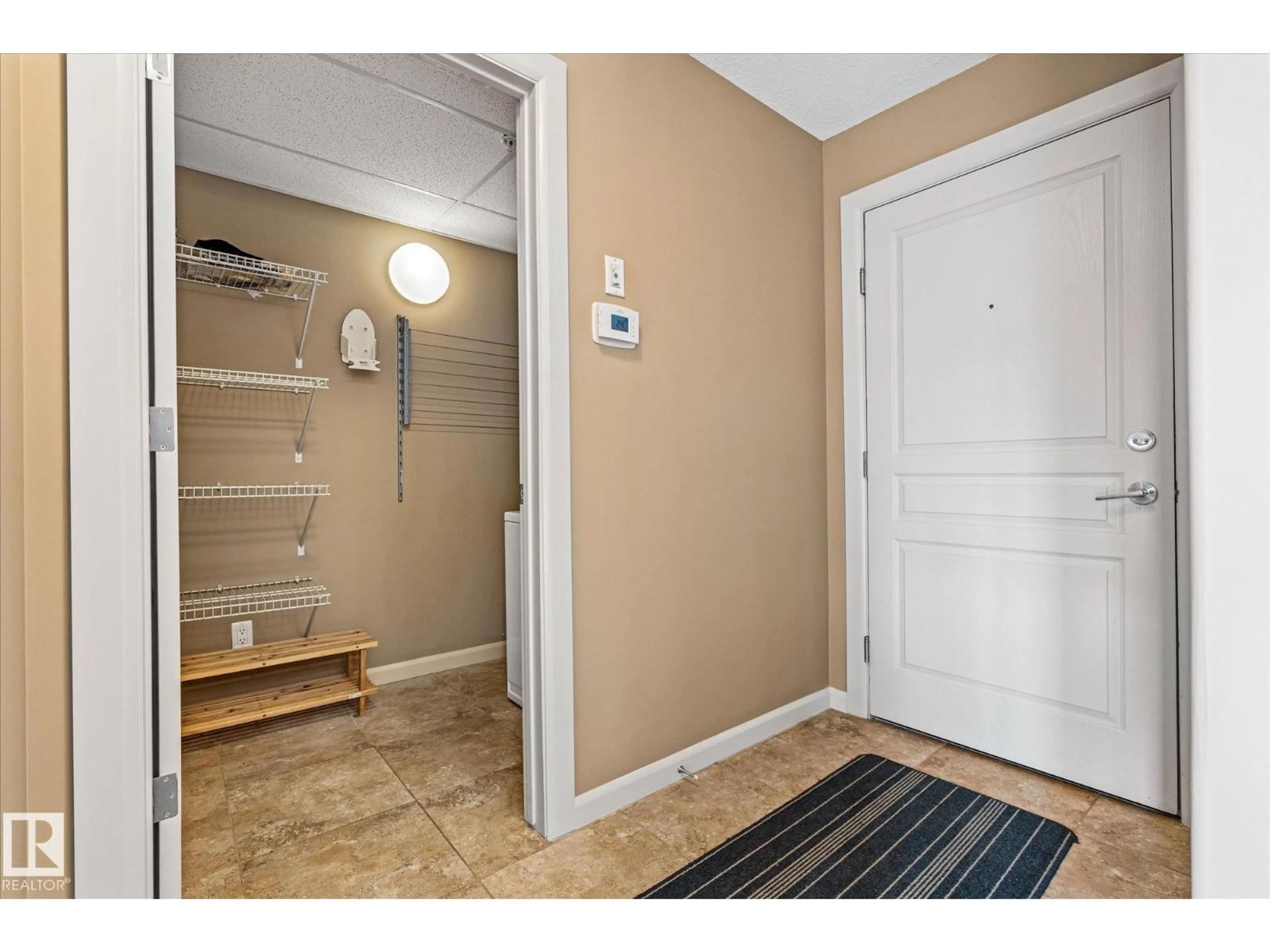 Indoor entryway for 219 - 400 PALISADES WY, Sherwood Park Alberta T8H0H4