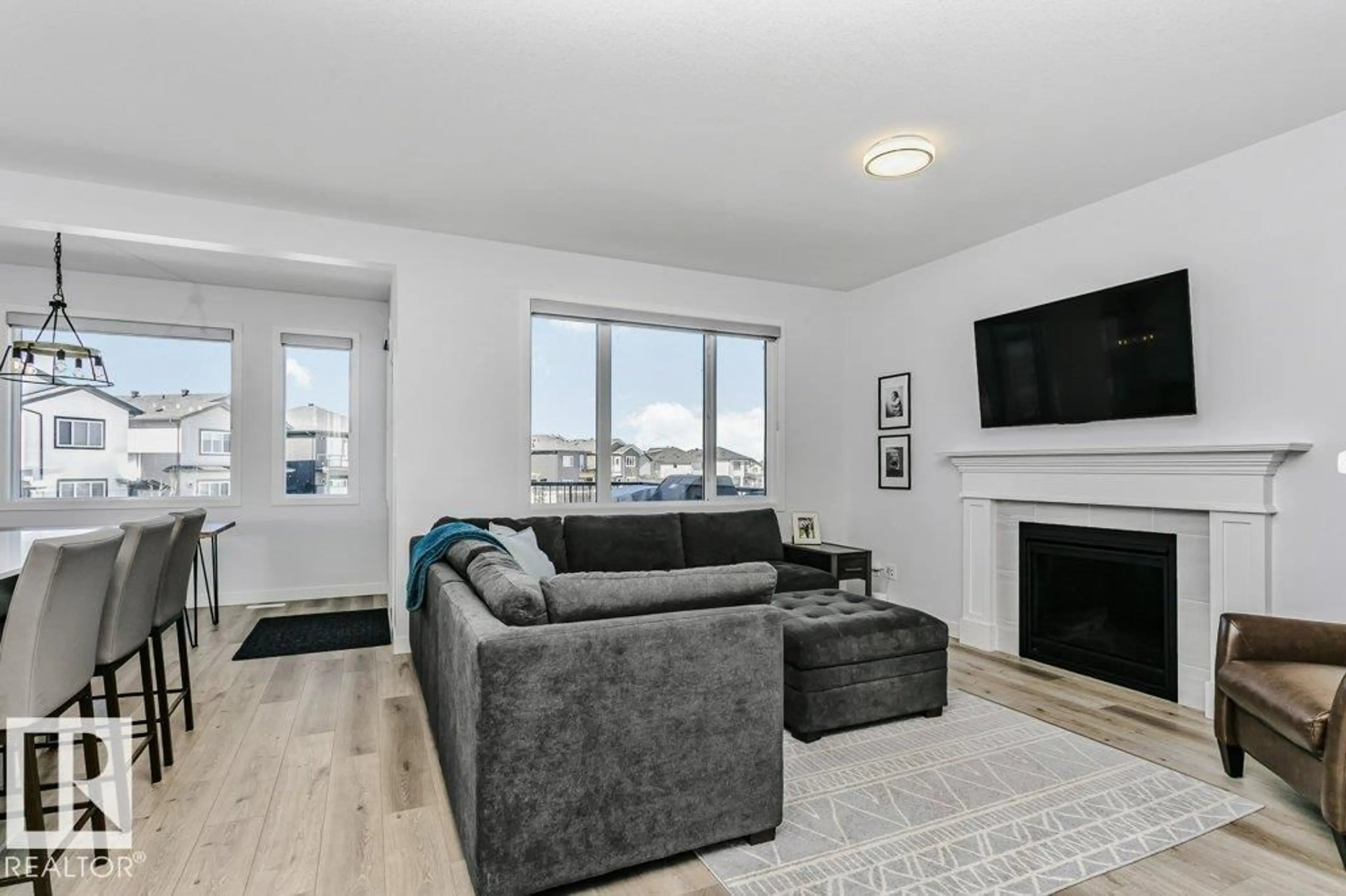 Living room with furniture, unknown for 18 ELDERBERRY PT, Fort Saskatchewan Alberta T8L0X8