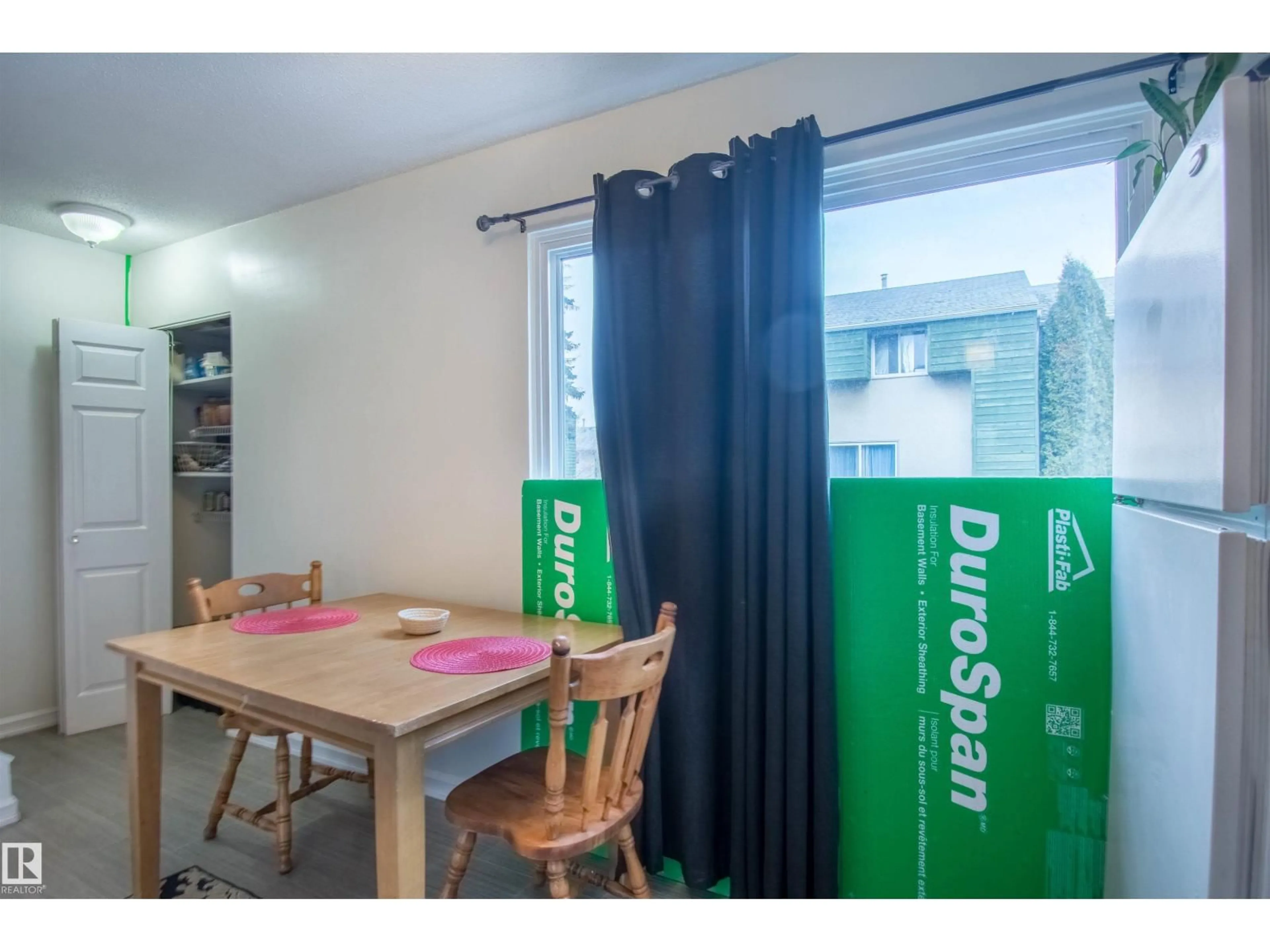 A pic of a room for 892 ABBOTTSFIELD RD, Edmonton Alberta T5W4R4