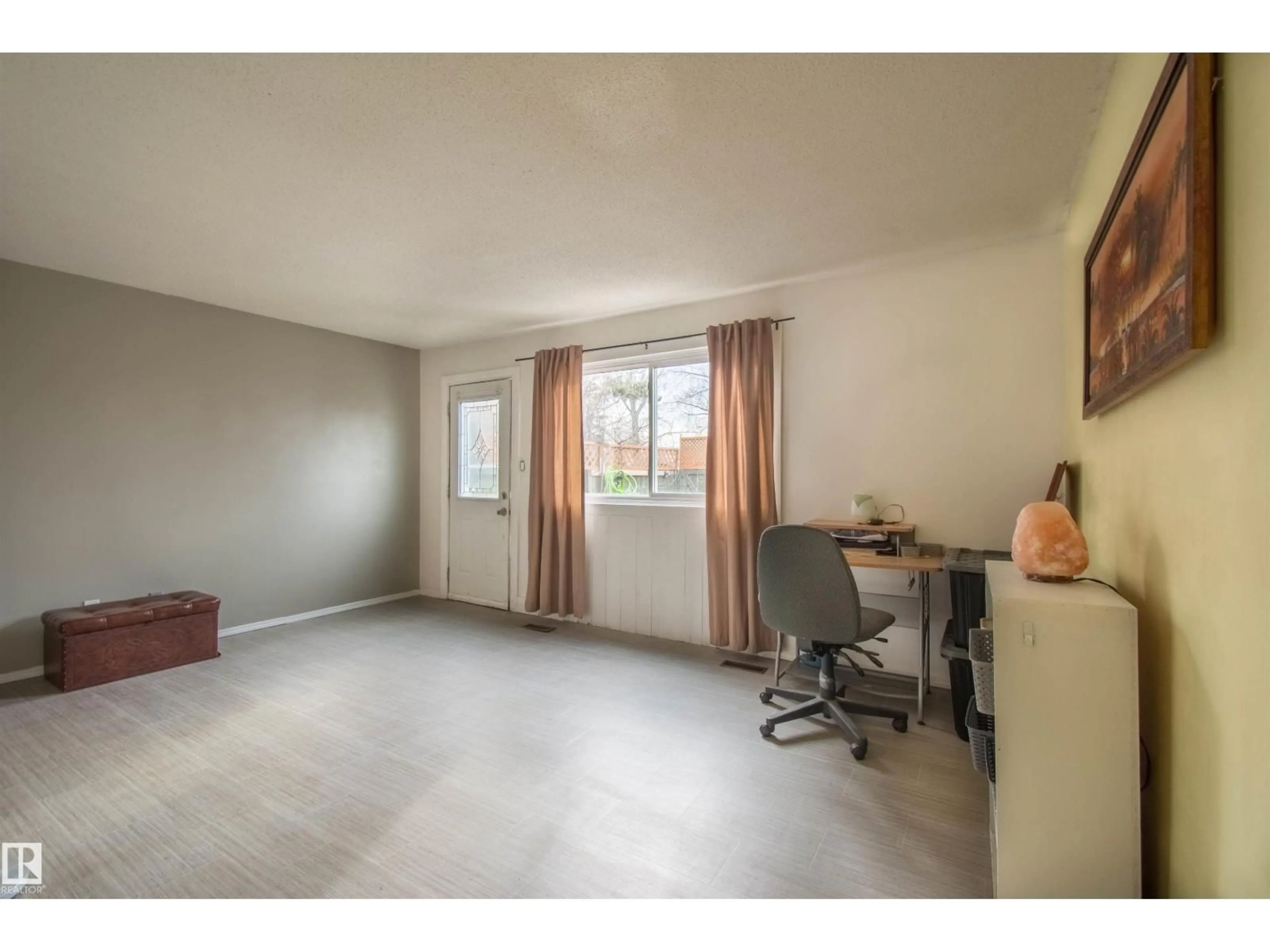 A pic of a room for 892 ABBOTTSFIELD RD, Edmonton Alberta T5W4R4