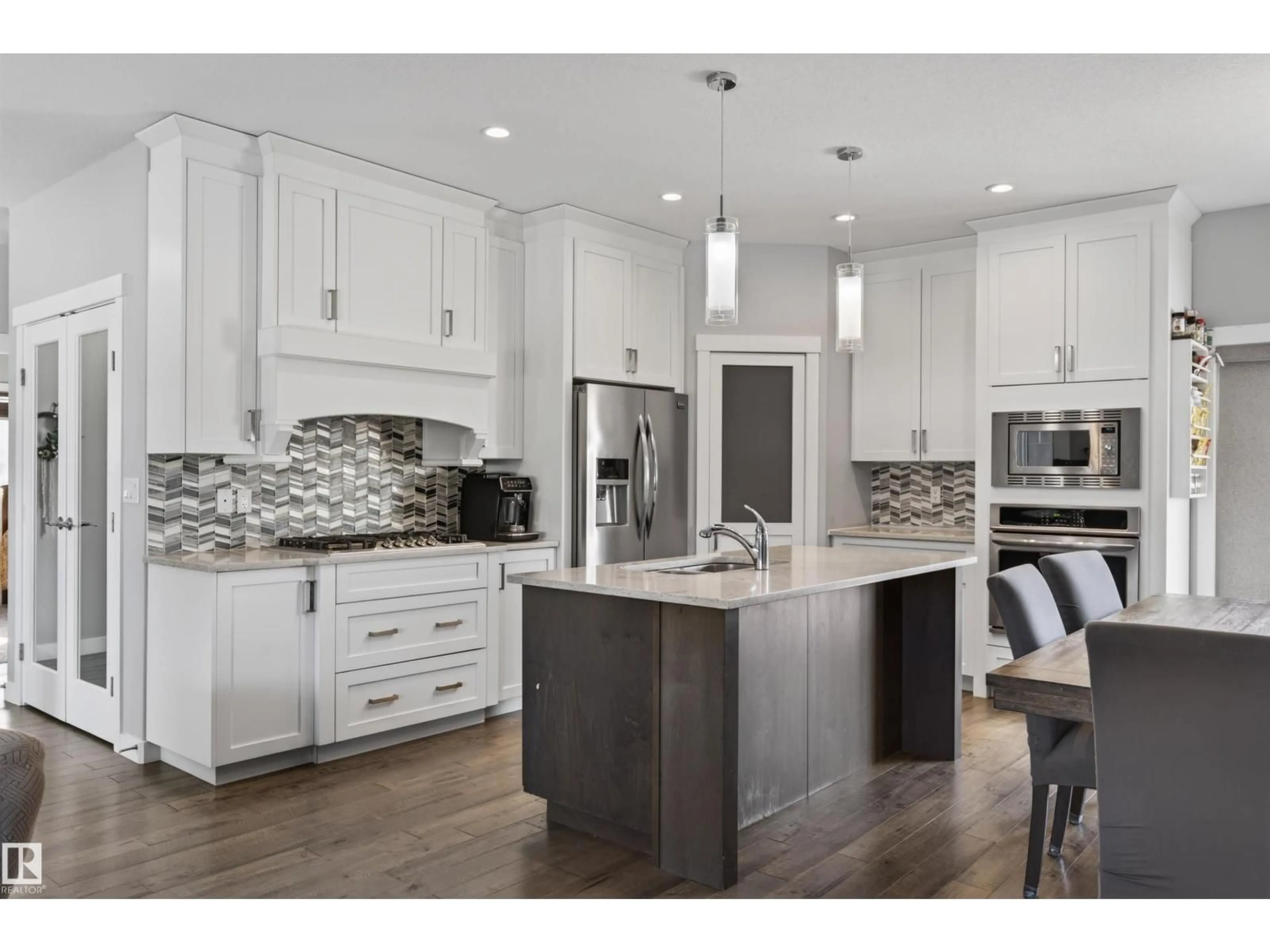 Contemporary kitchen, unknown for 6726 TRI CITY WY, Cold Lake Alberta T9M0L2