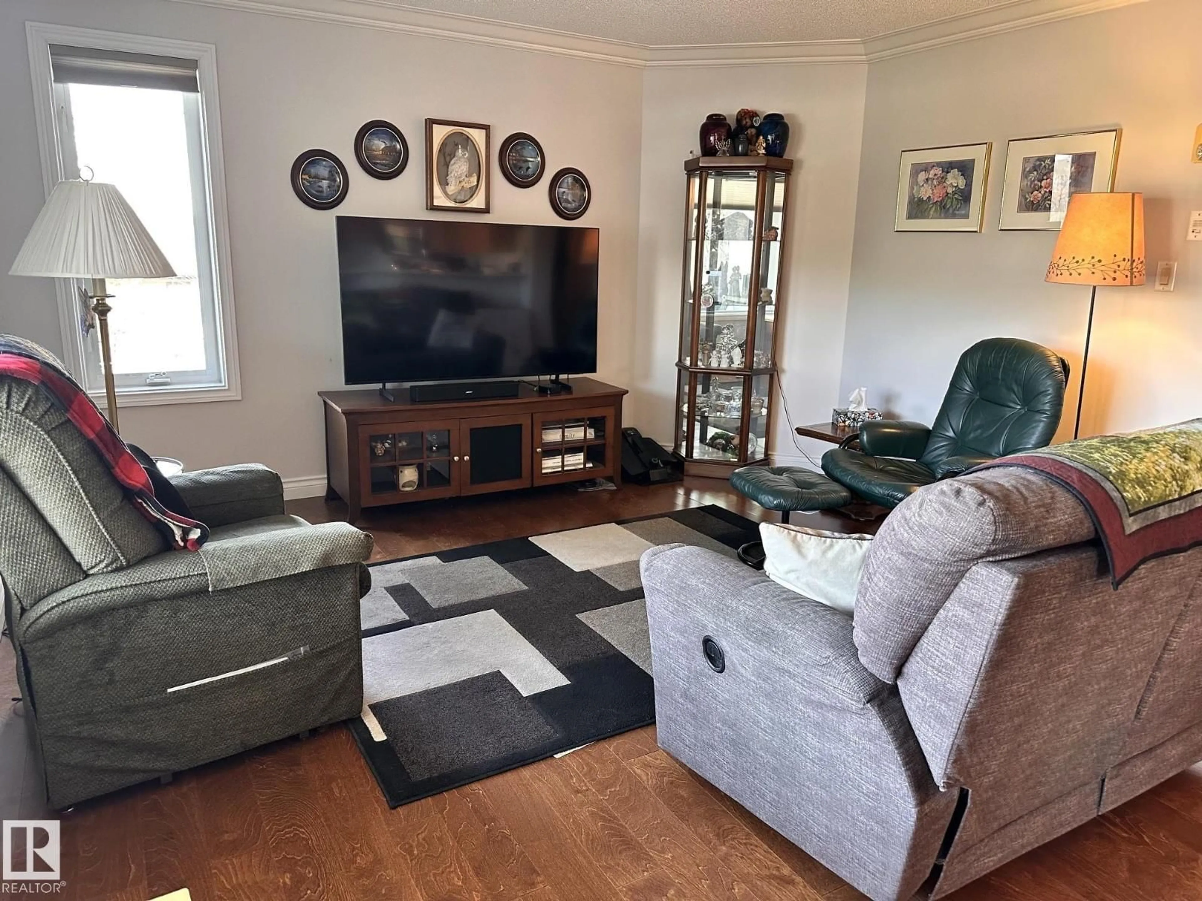 Living room with furniture, unknown for 69 - 202 CRYSTAL LN, Sherwood Park Alberta T7H2E9
