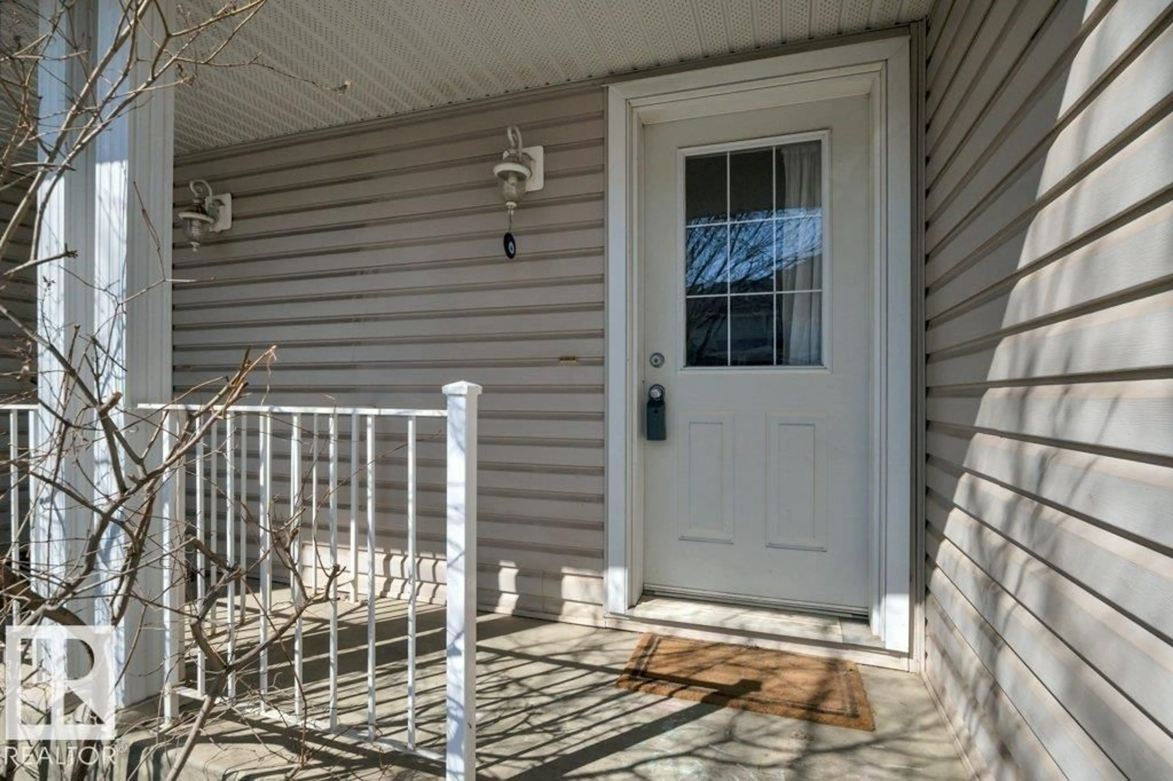 Indoor entryway for #90 - 4350 23 ST, Edmonton Alberta T6T1X8