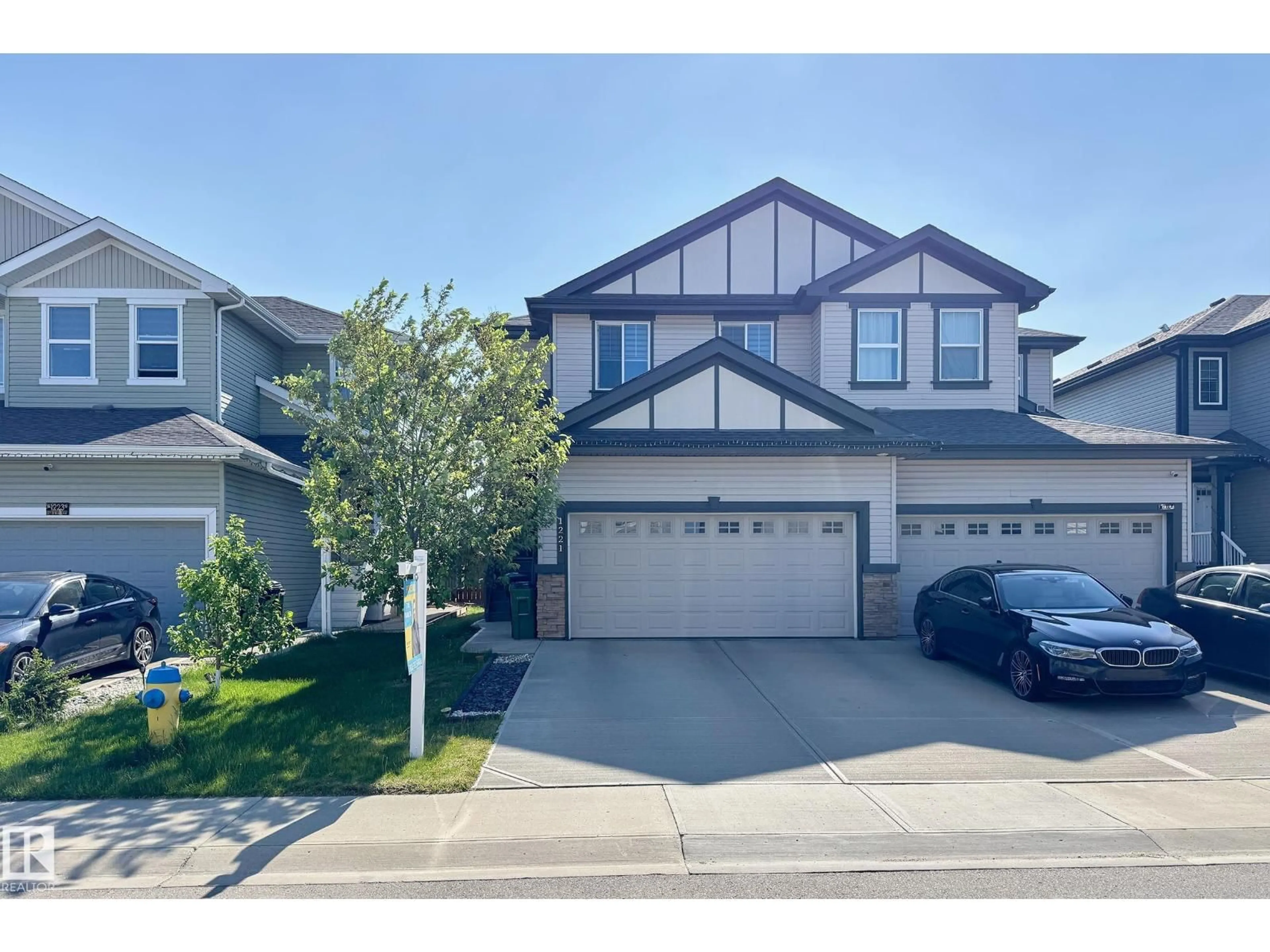 A pic from outside/outdoor area/front of a property/back of a property/a pic from drone, street for NW - 1221 27 ST, Edmonton Alberta T6T2J3