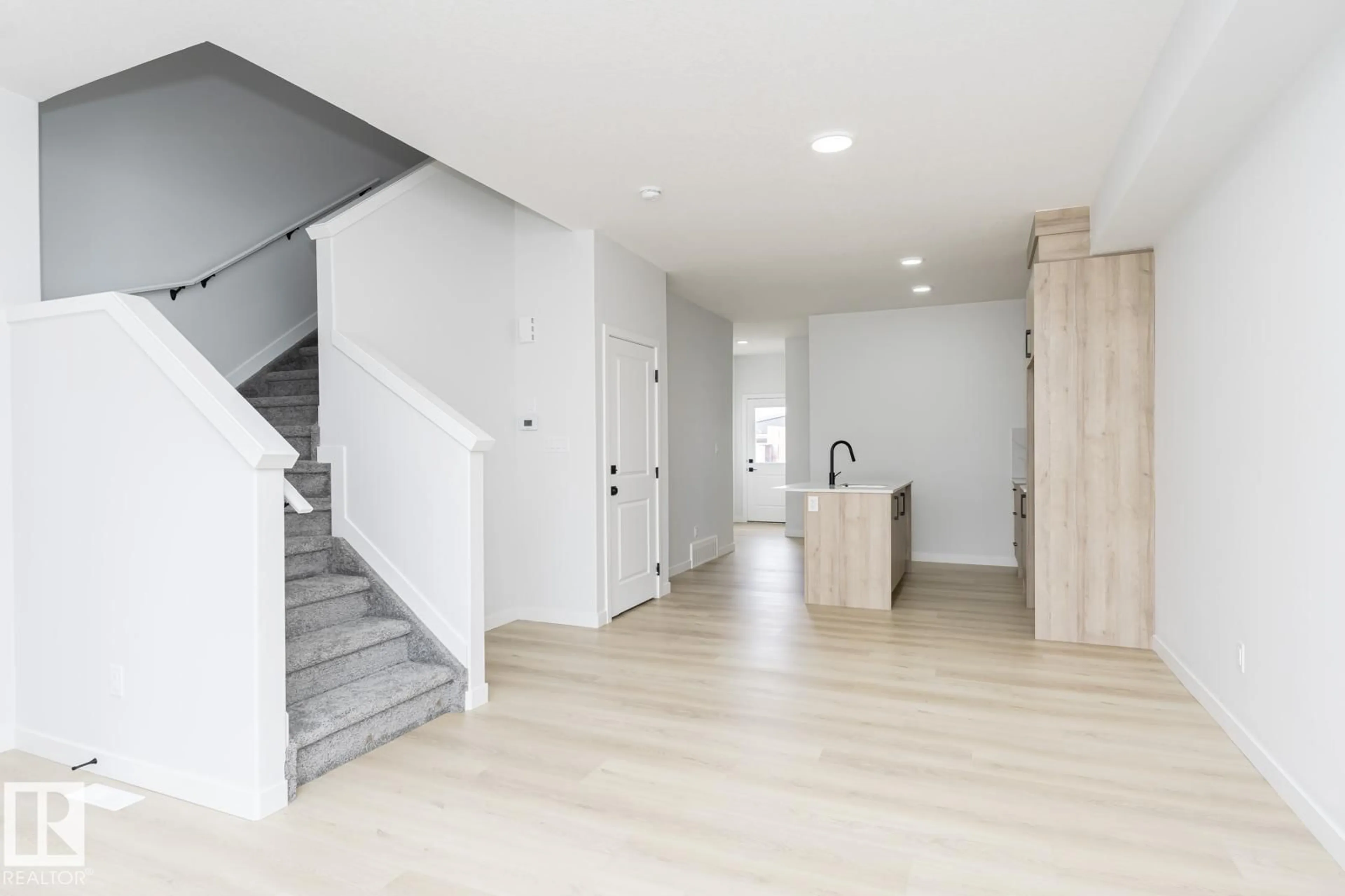 Unknown for 6371 KING WD, Edmonton Alberta T6W5J3