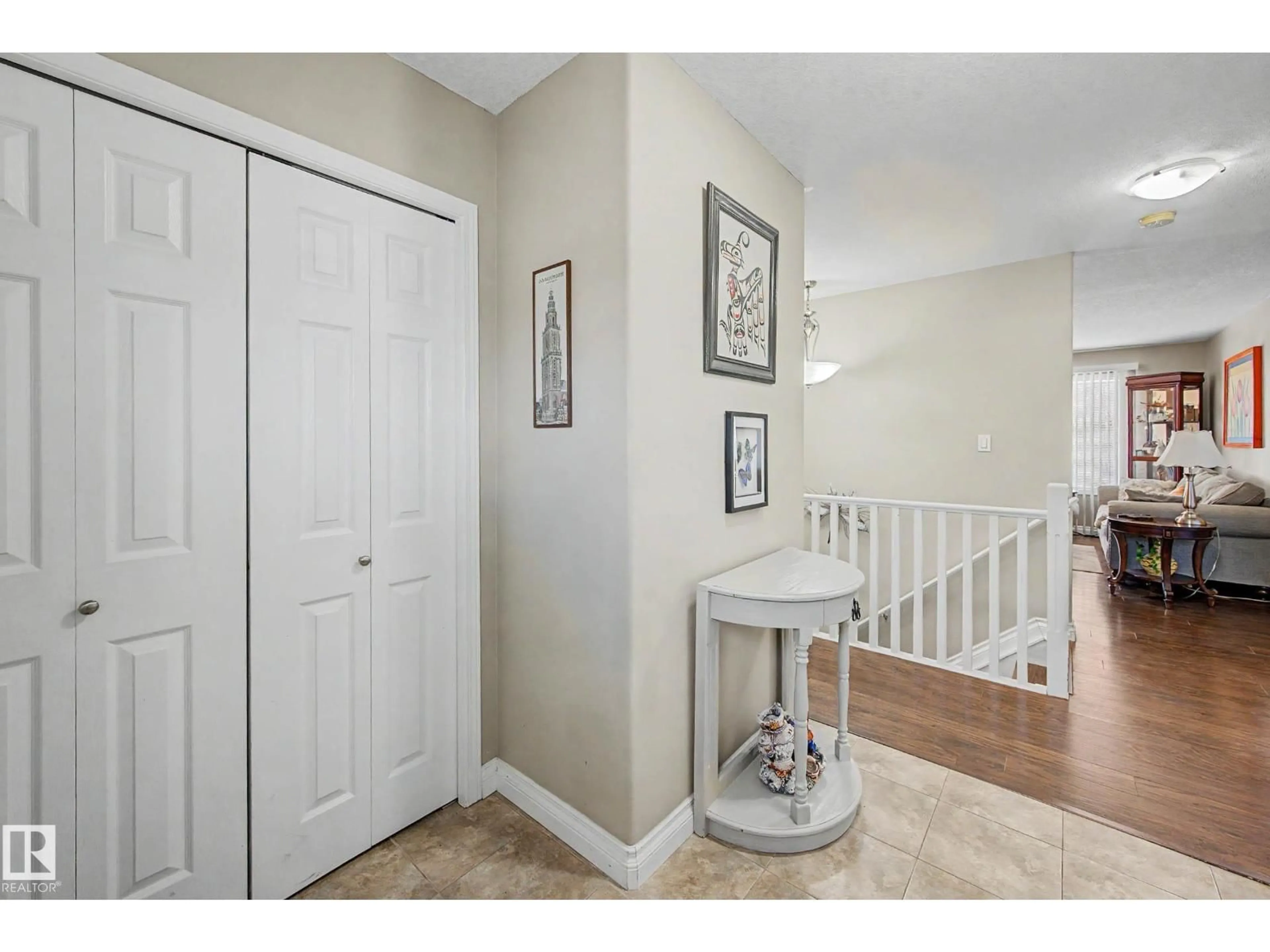 Indoor entryway for #21 - 1850 MILL WOODS RD E, Edmonton Alberta T6L7C6