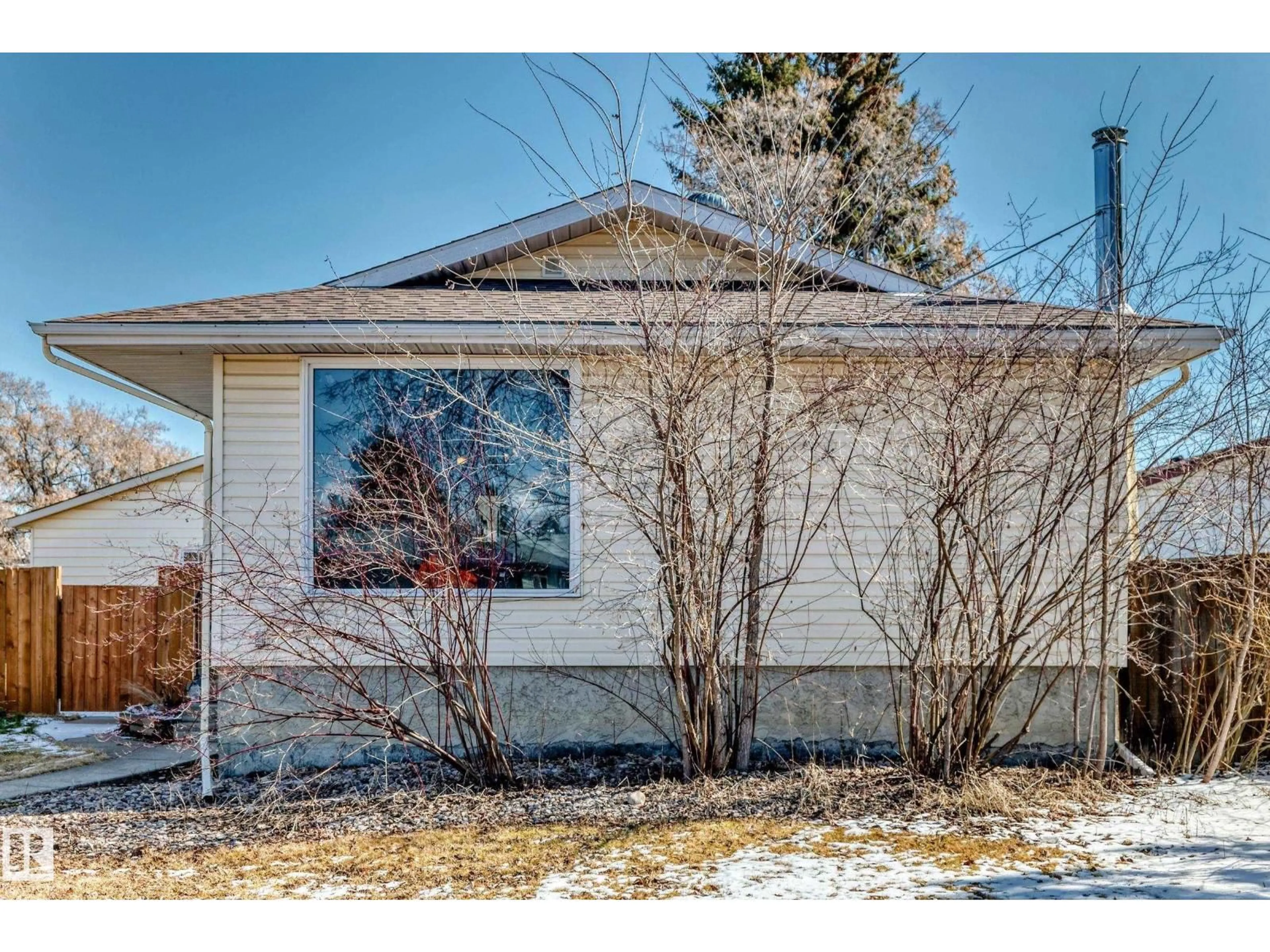 Home with vinyl exterior material, street for 45 OATWAY DR, Stony Plain Alberta T7Z1G5