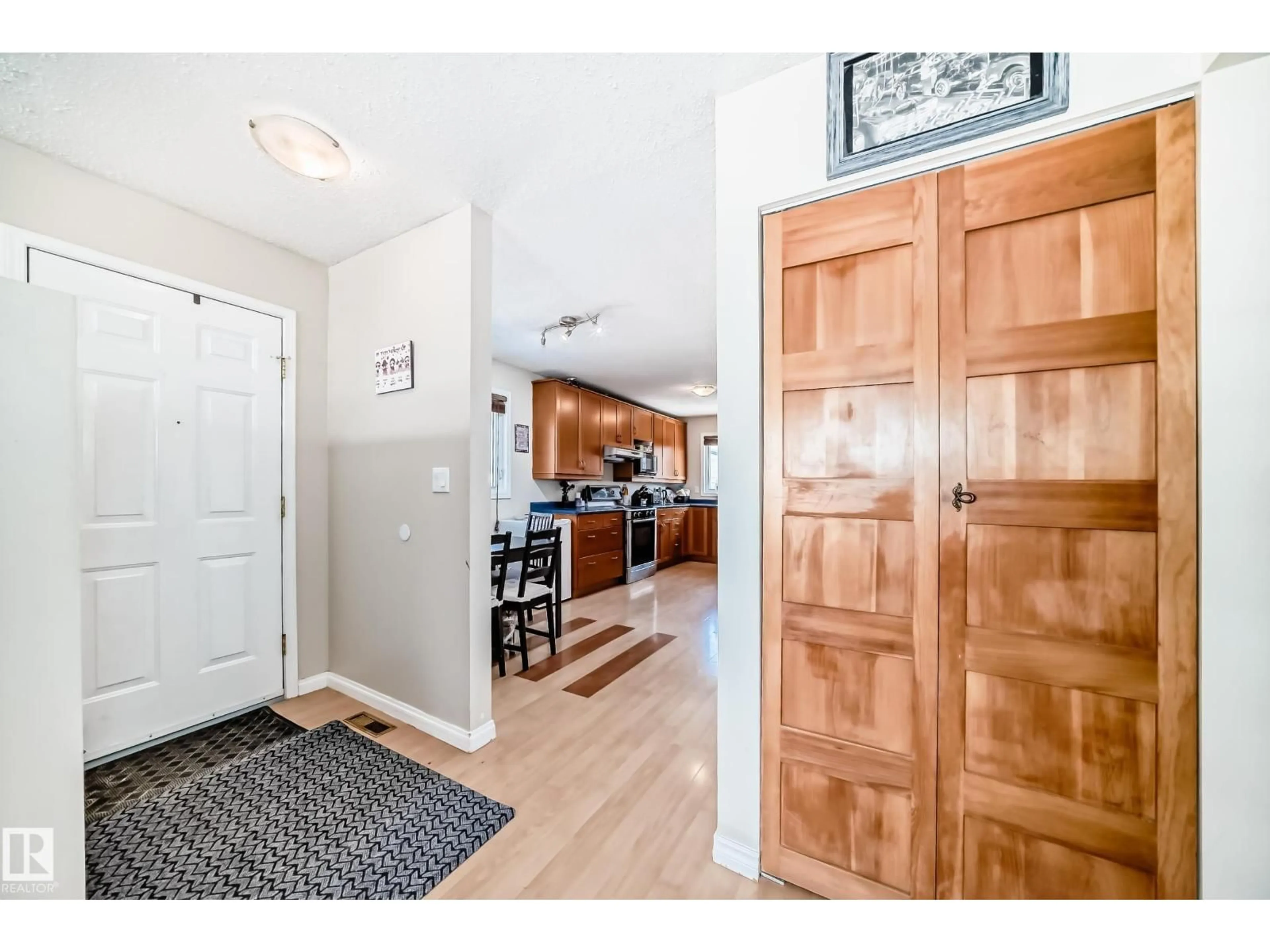 Indoor entryway for 45 OATWAY DR, Stony Plain Alberta T7Z1G5