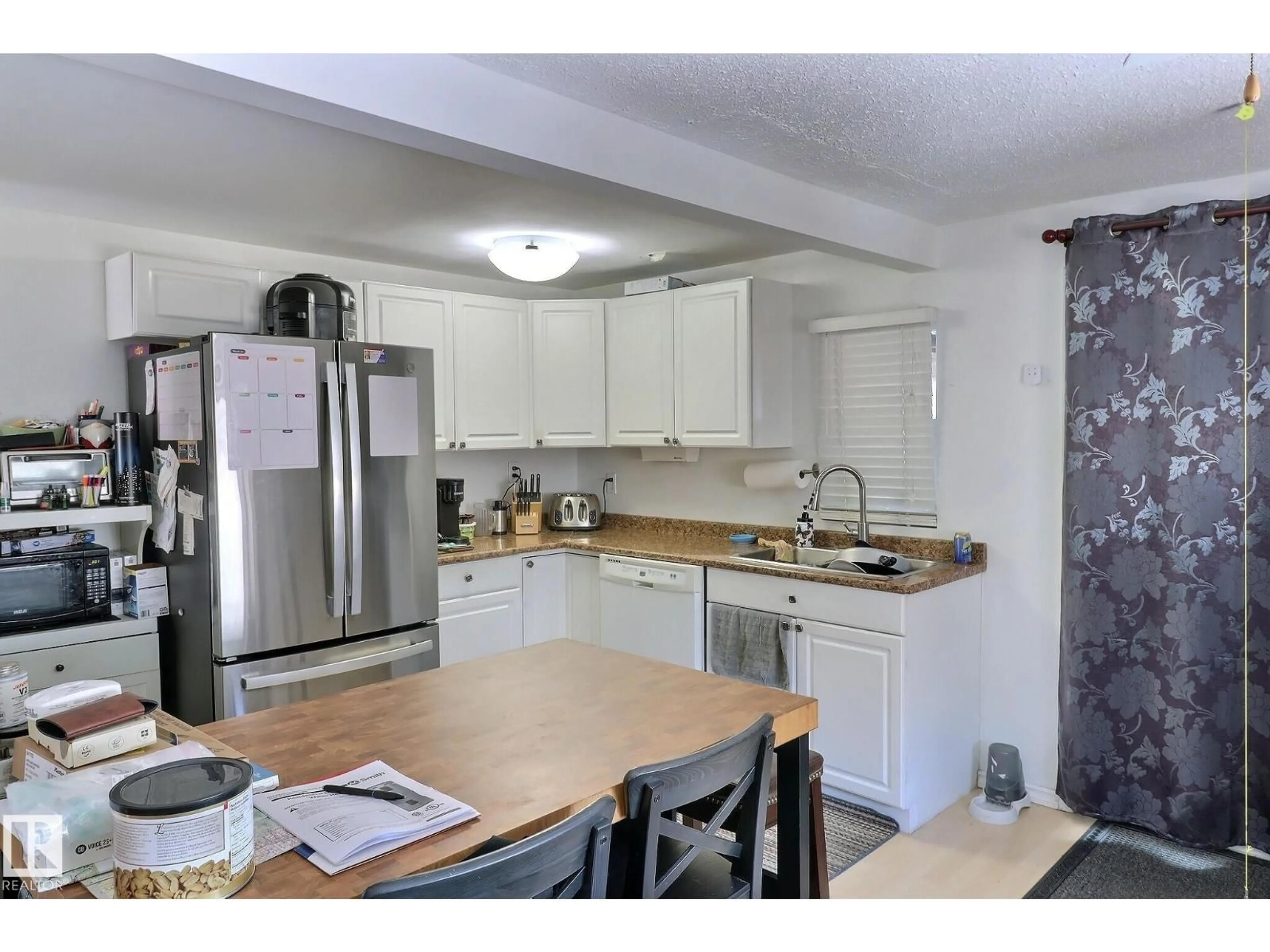 Open concept kitchen, unknown for 460 EVERGREEN PA, Edmonton Alberta T5Y4M2