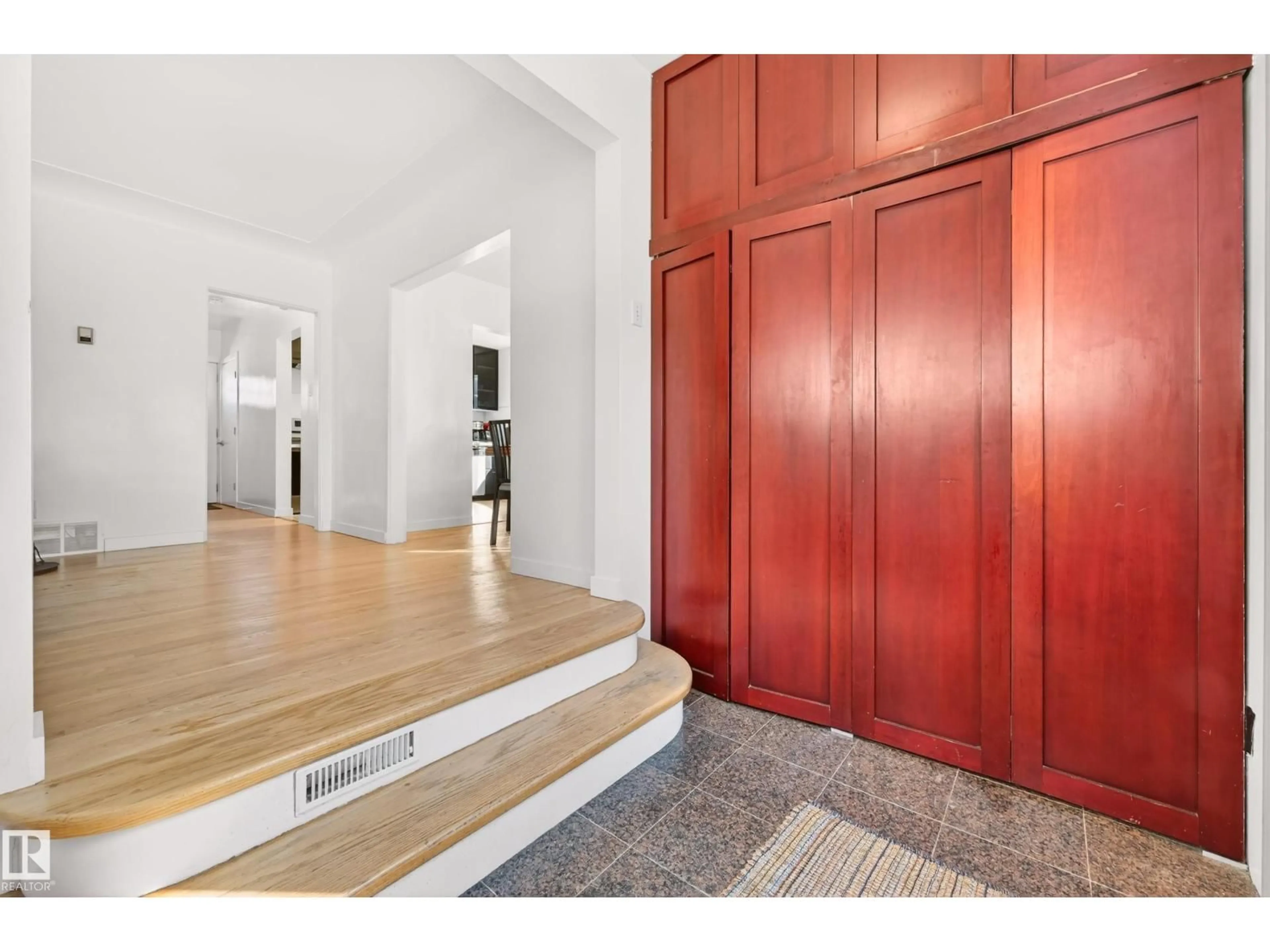 Indoor entryway for 6807 112A ST NW, Edmonton Alberta T6H3K5