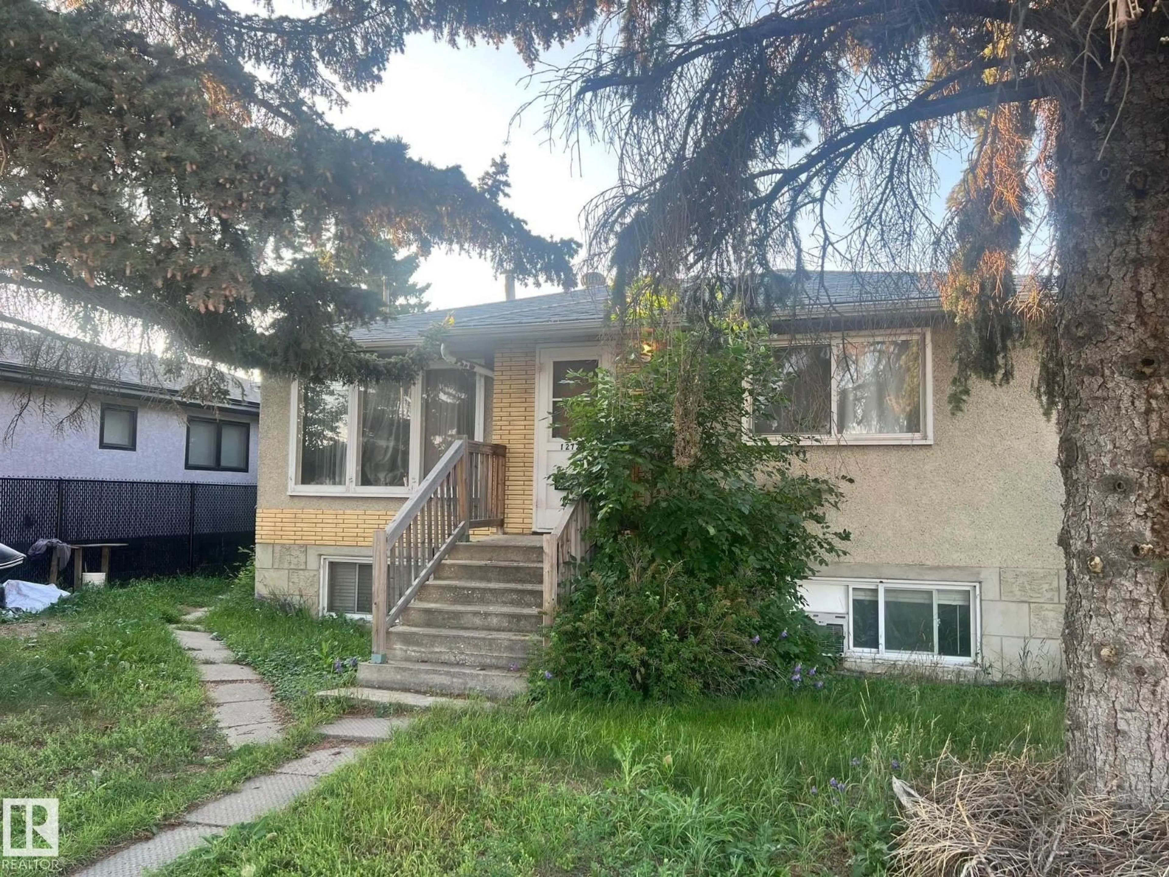 Unknown for NW - 12720 135 AV, Edmonton Alberta T5L3X5